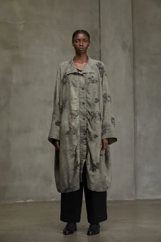 STAND COLLAR BACK PLEATS LONG SHIRT made by ziggy chen