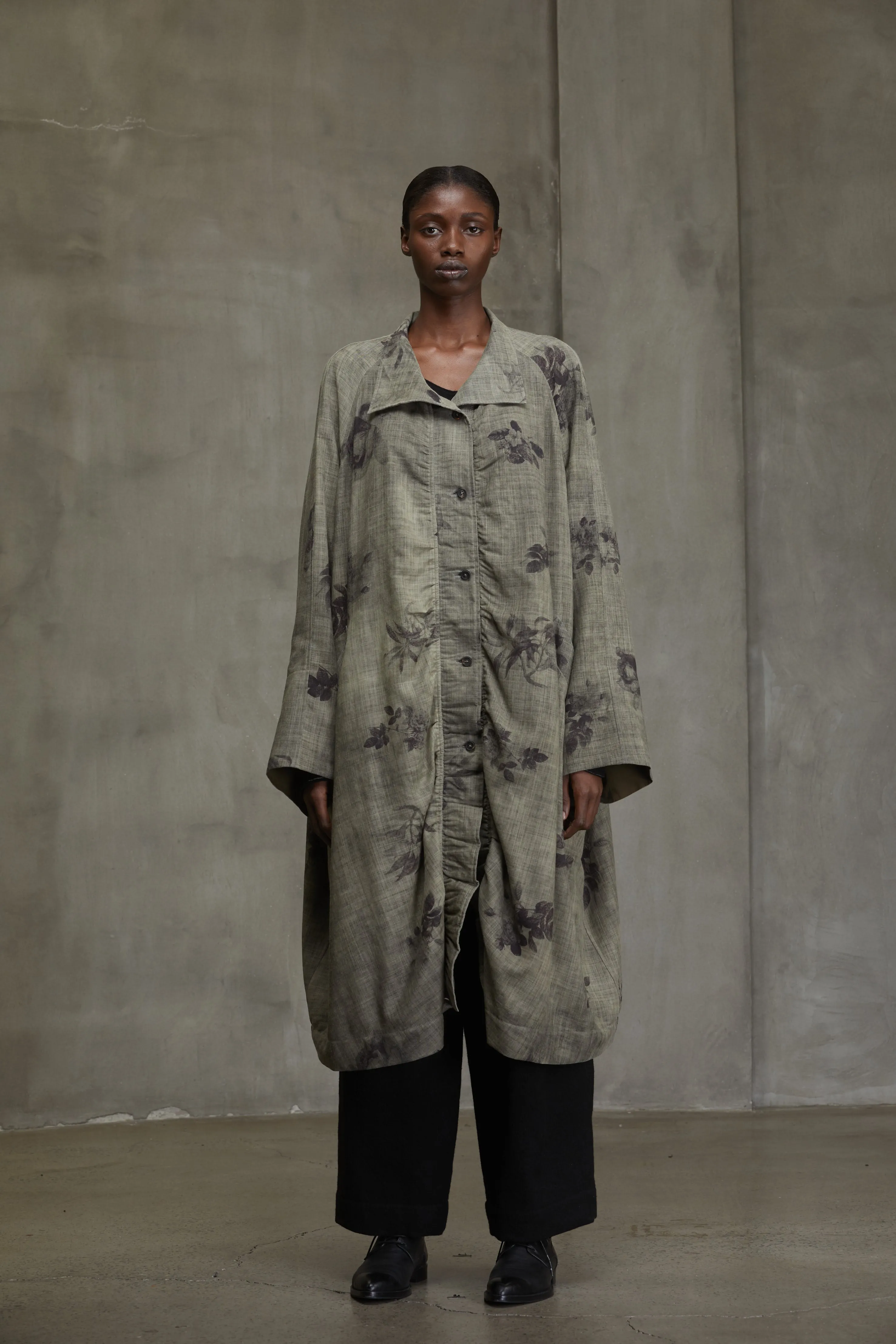 STAND COLLAR BACK PLEATS LONG SHIRT sold by ziggy chen