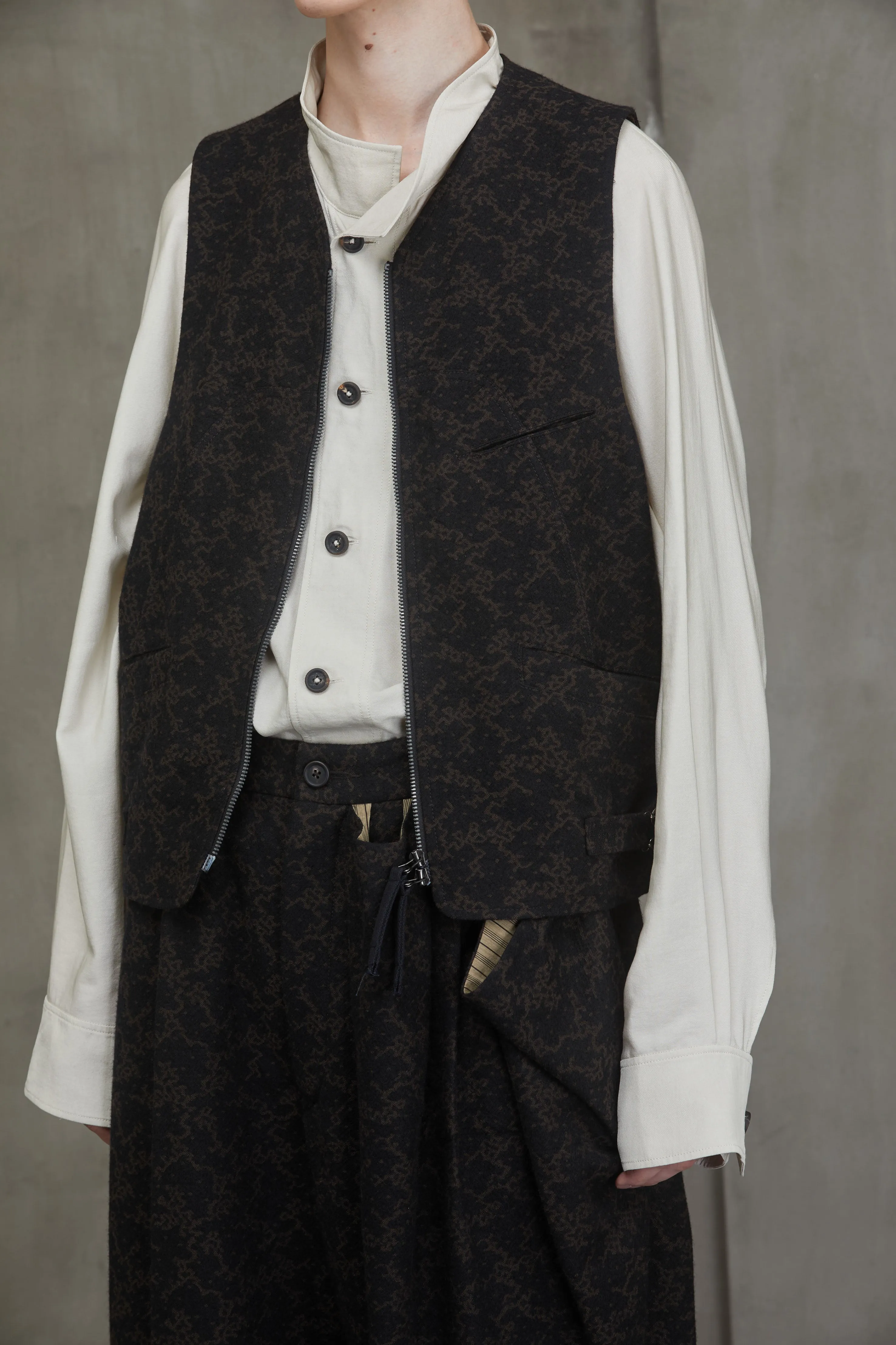 JACQUARD ZIPPED WAISTCOAT sold by ziggy chen product image thumbnail 5