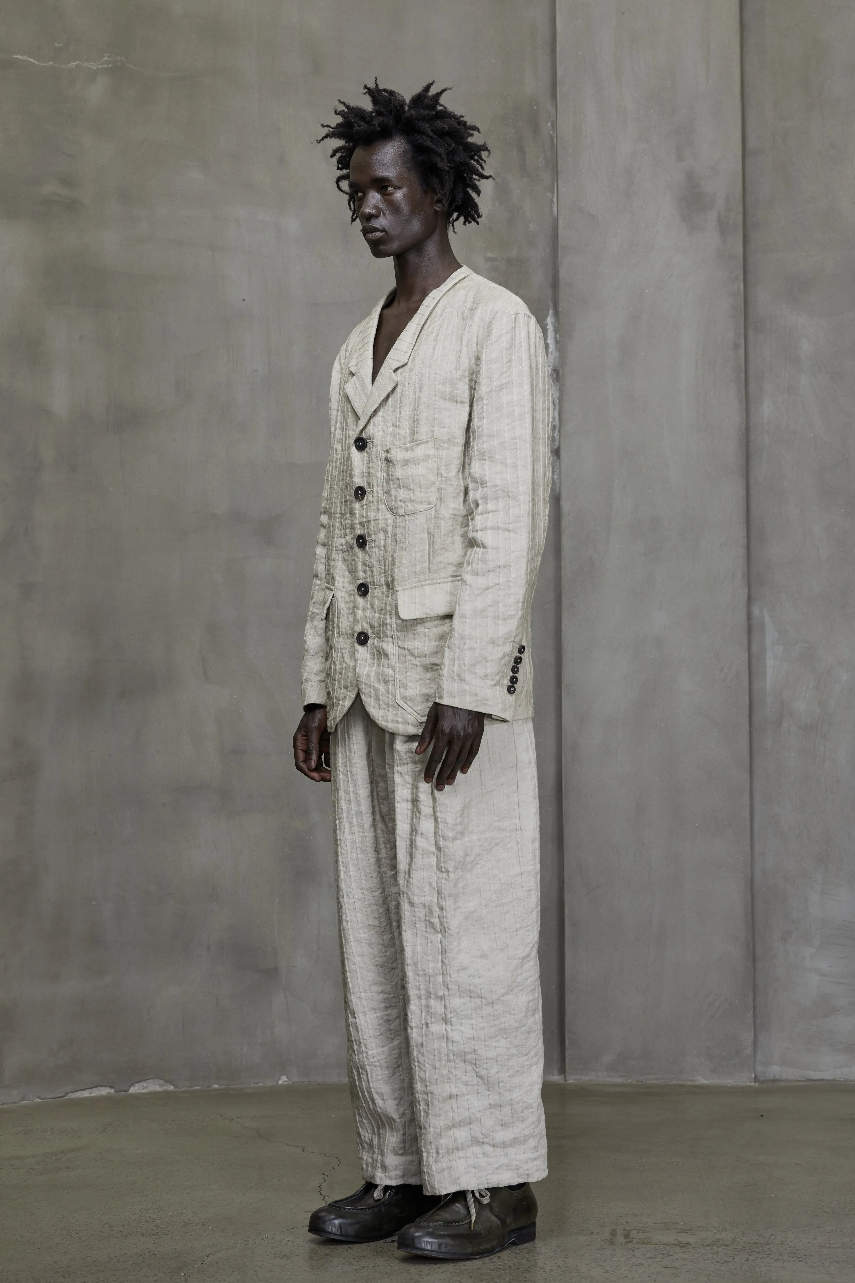 NOTCH COLLAR FITTED BLAZER sold by ziggy chen product image thumbnail 2