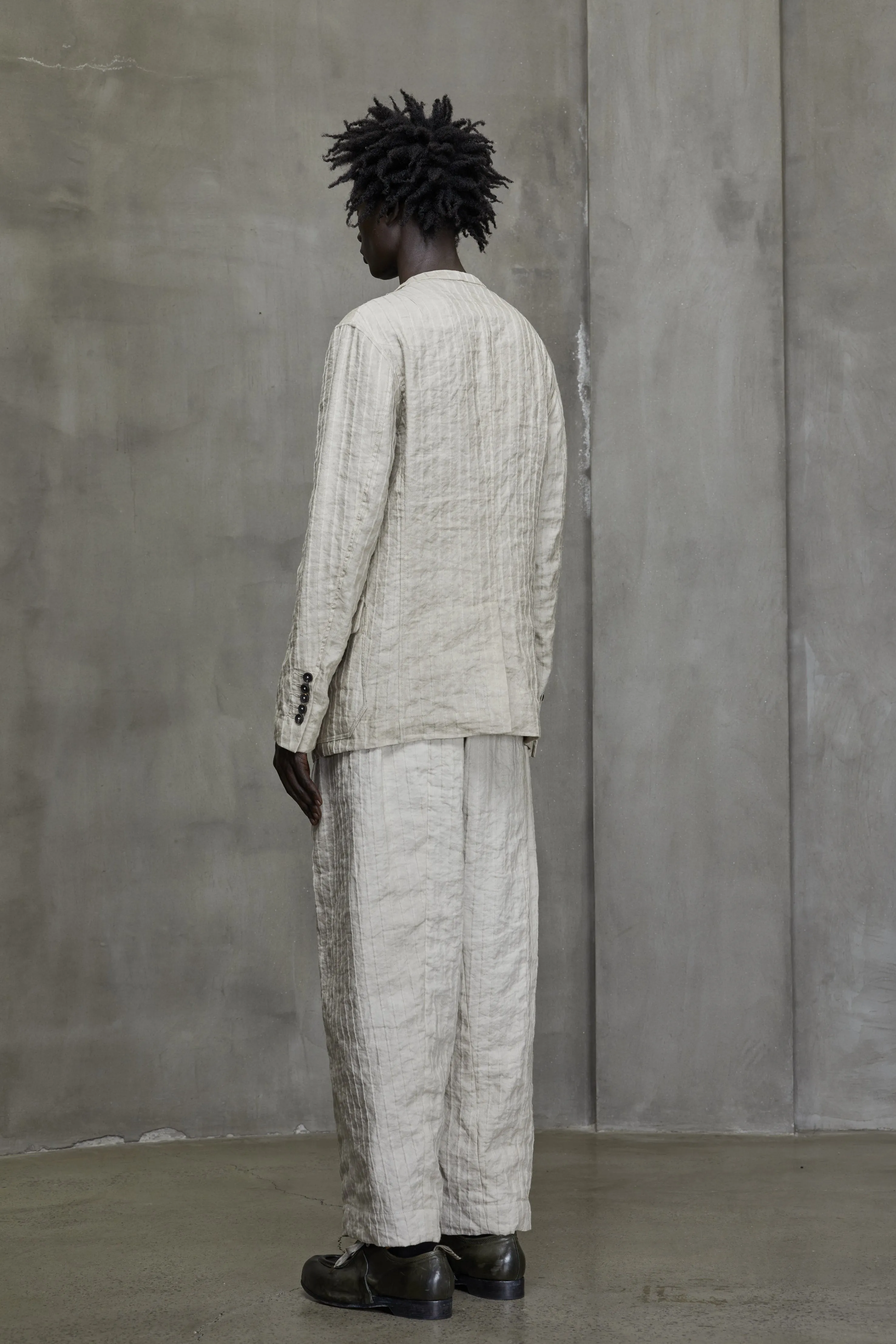 NOTCH COLLAR FITTED BLAZER sold by ziggy chen product image thumbnail 3