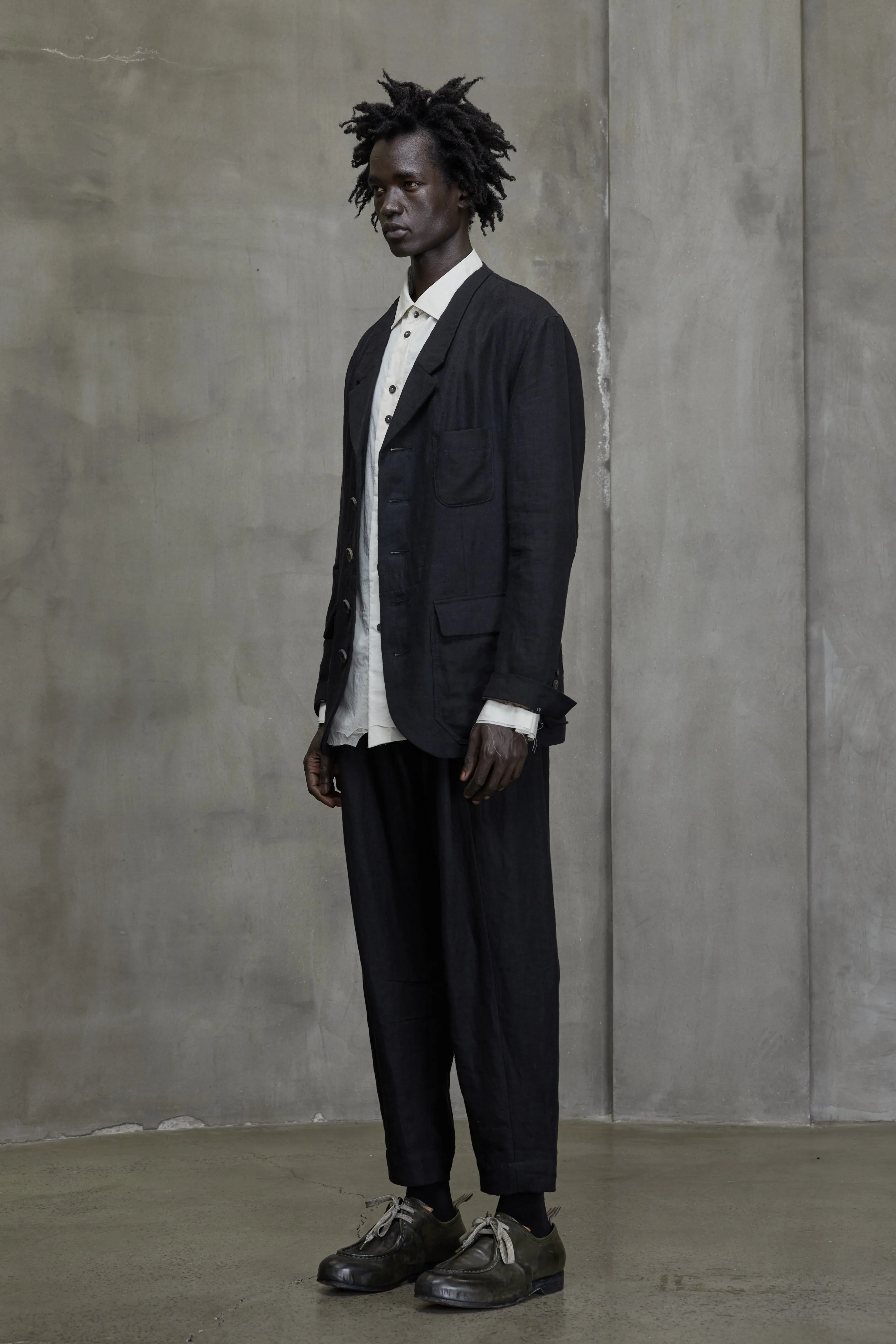 NOTCH COLLAR FITTED BLAZER sold by ziggy chen product image thumbnail 2