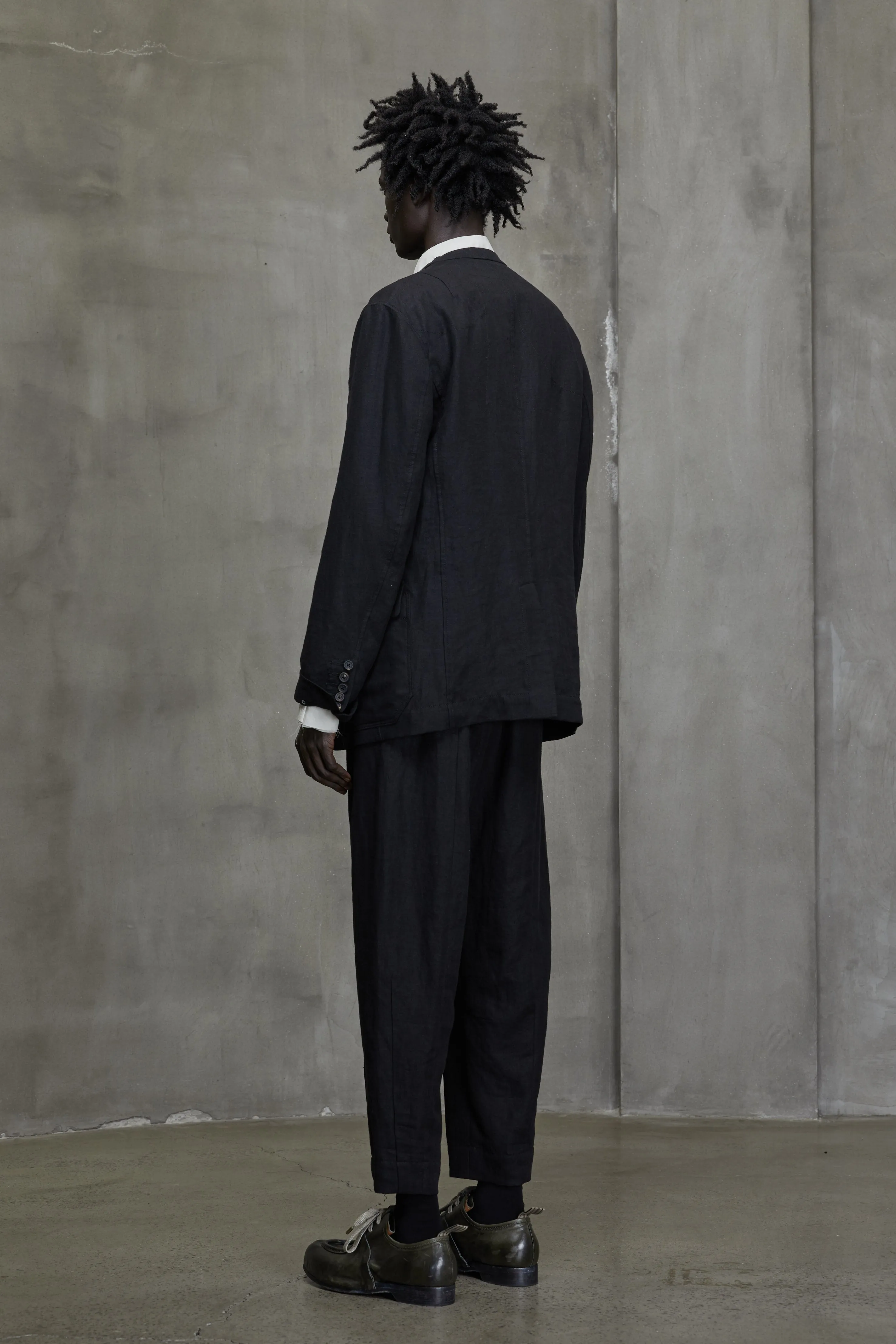 NOTCH COLLAR FITTED BLAZER sold by ziggy chen product image thumbnail 3