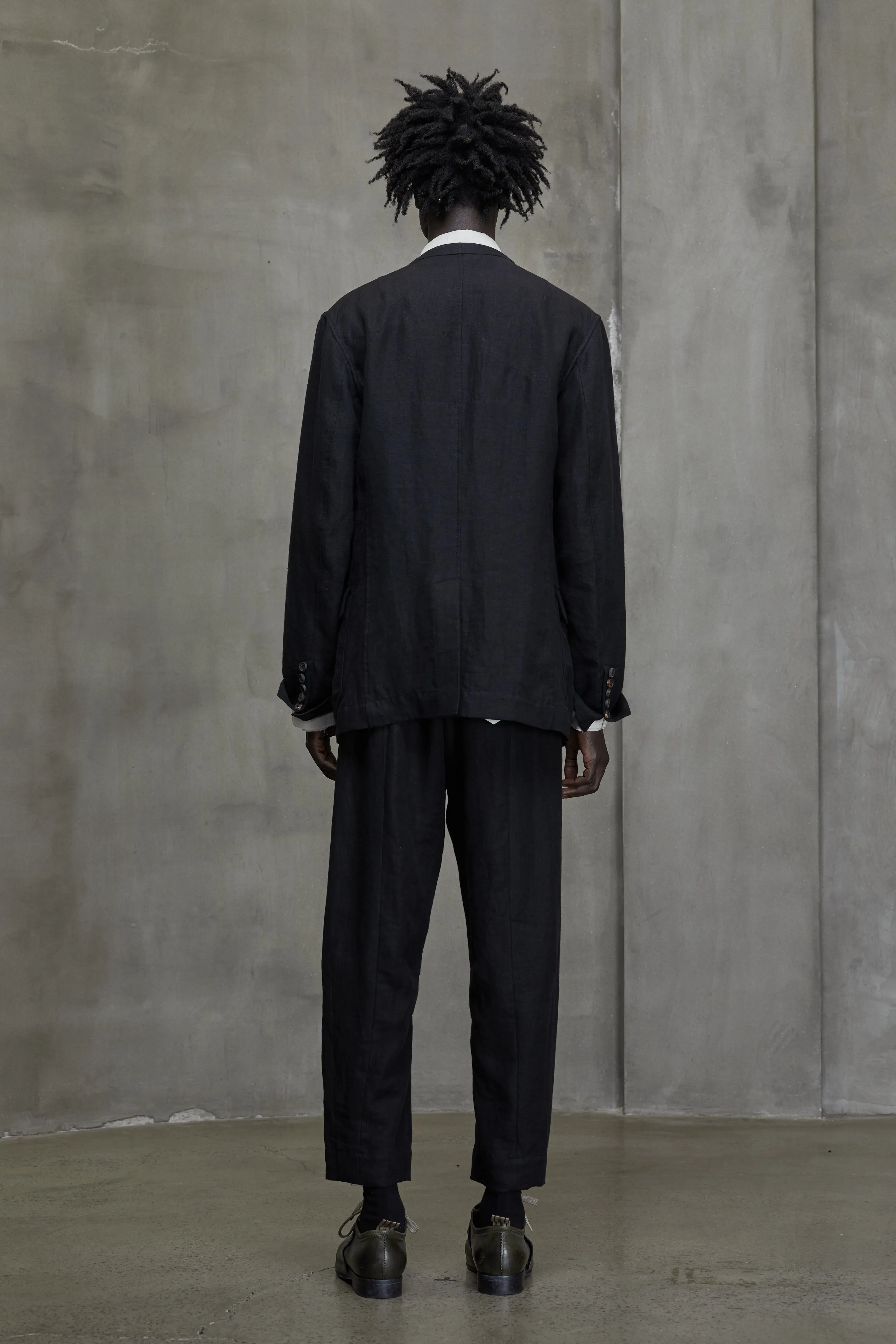 NOTCH COLLAR FITTED BLAZER sold by ziggy chen product image thumbnail 4