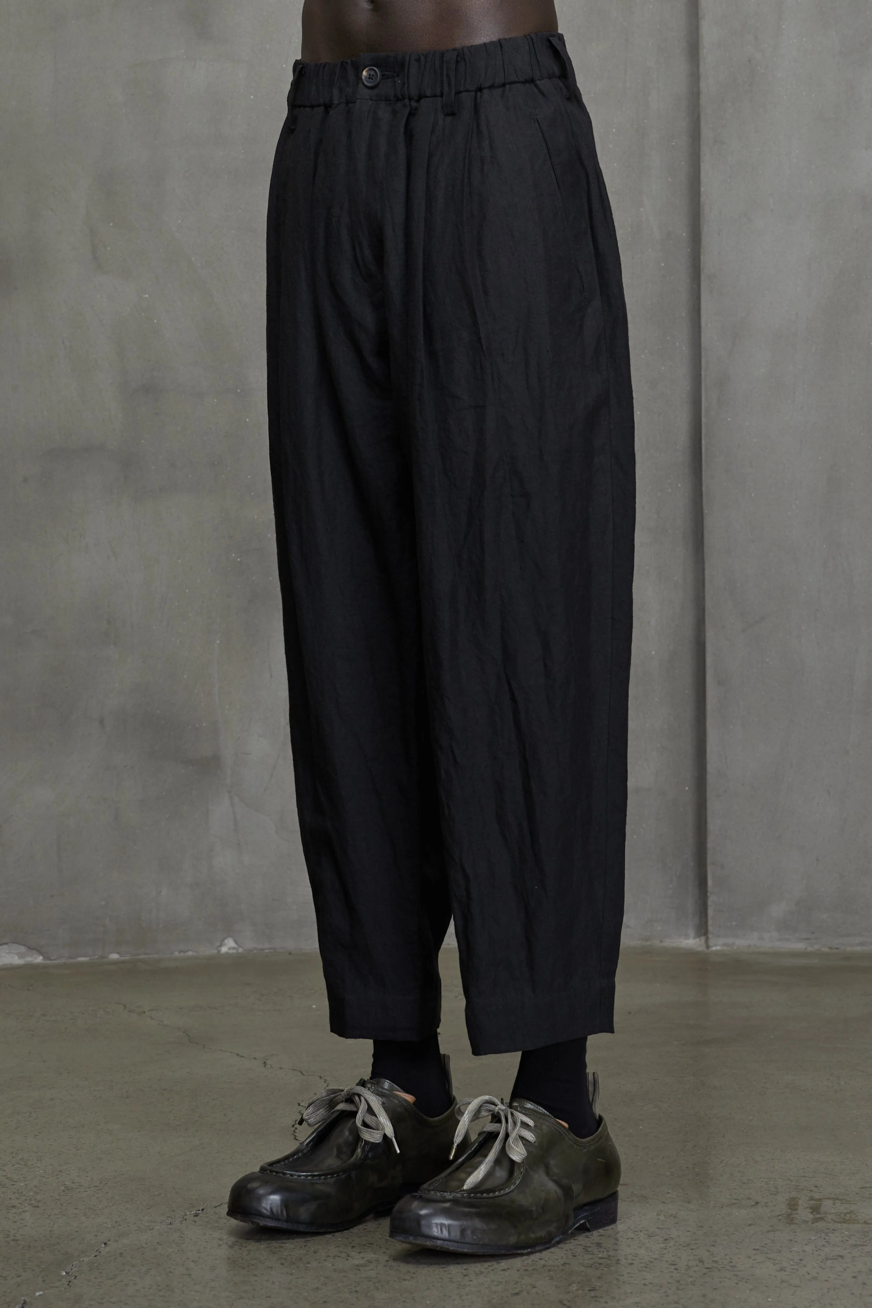PLEATED TAPERED CUT TROUSERS sold by ziggy chen product image thumbnail 2
