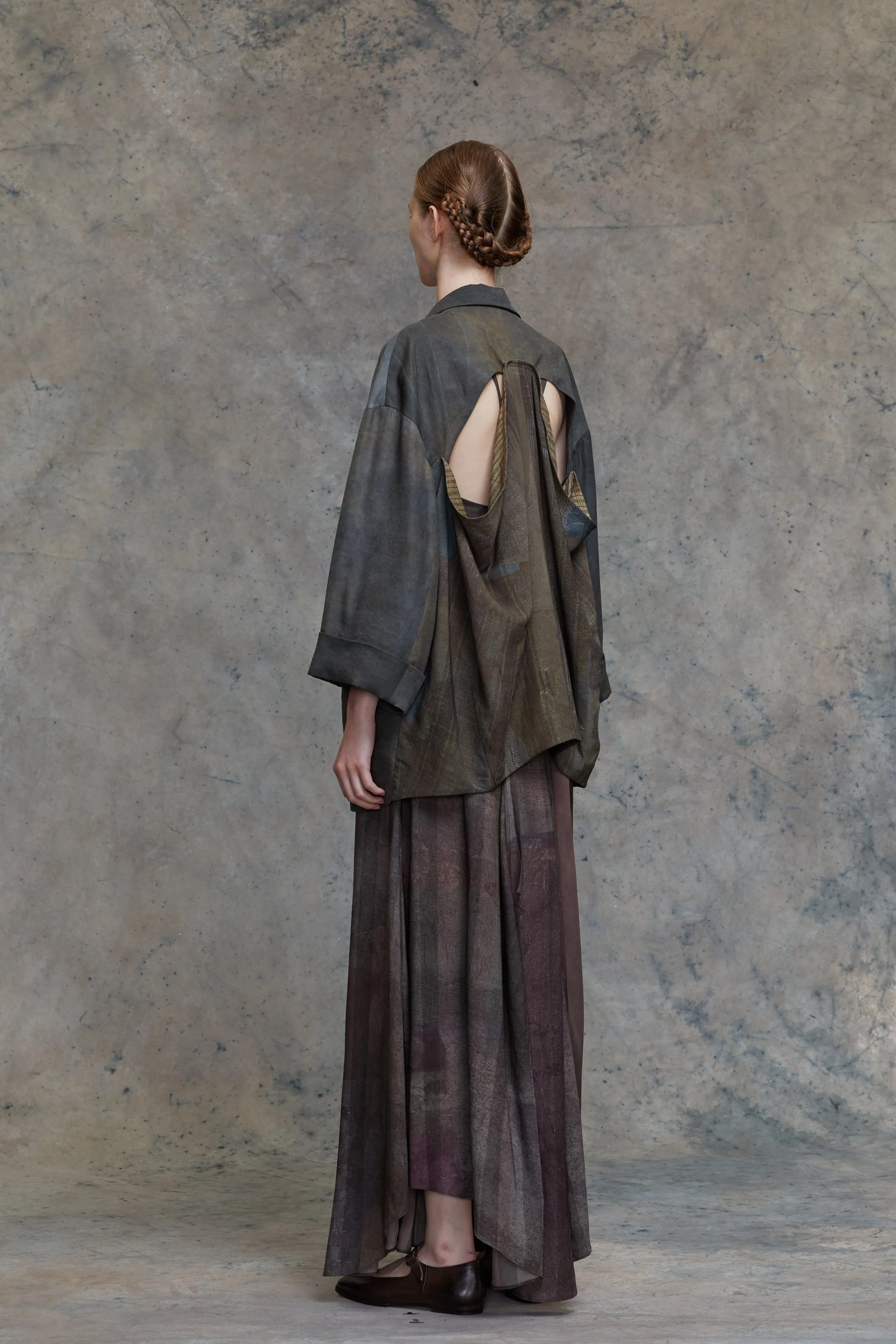 CUTOUT BACK MID SLEEVE JACKET sold by ziggy chen product image thumbnail 3