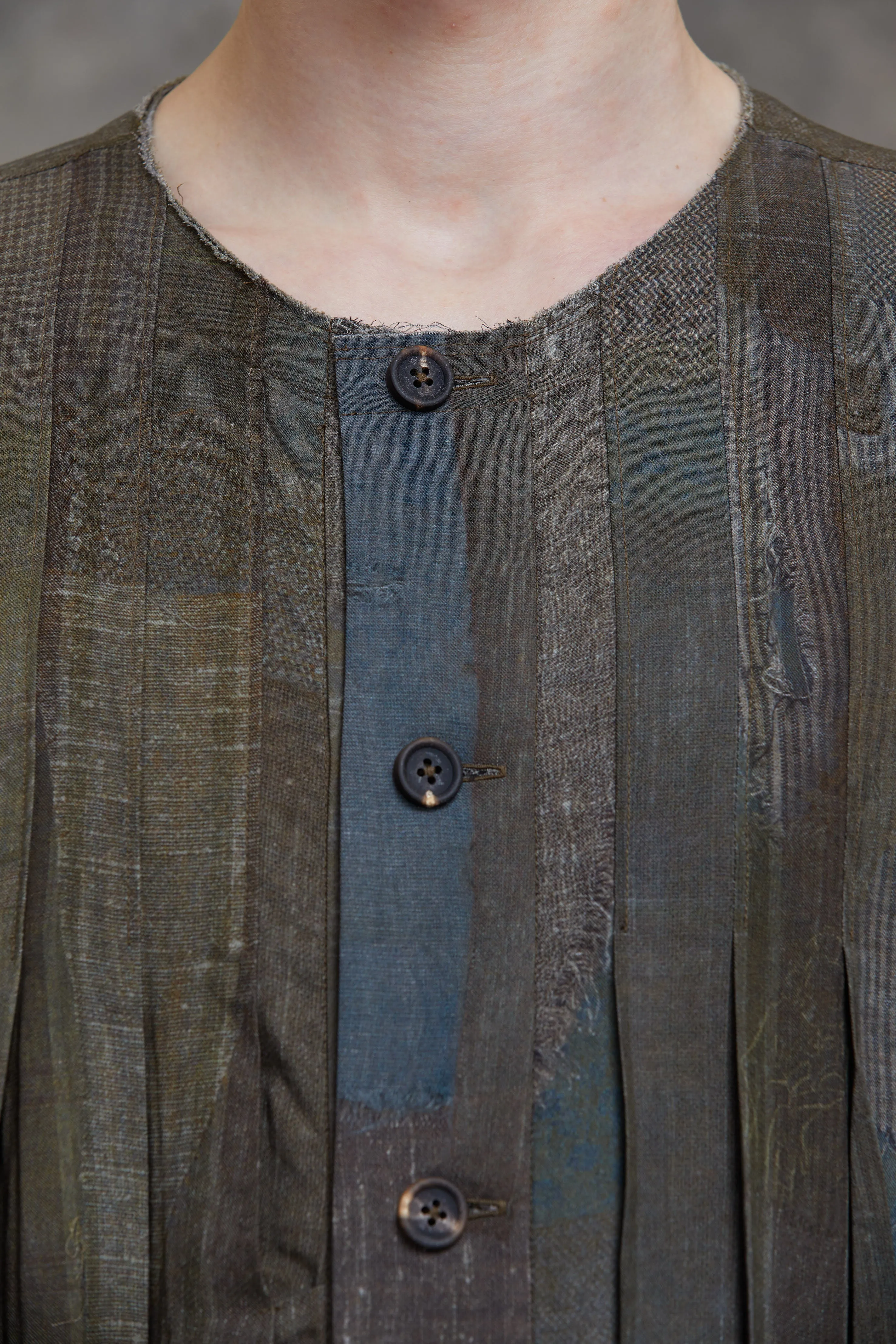 MULTIPLE PLEATED COLLARLESS TOP sold by ziggy chen product image thumbnail 5