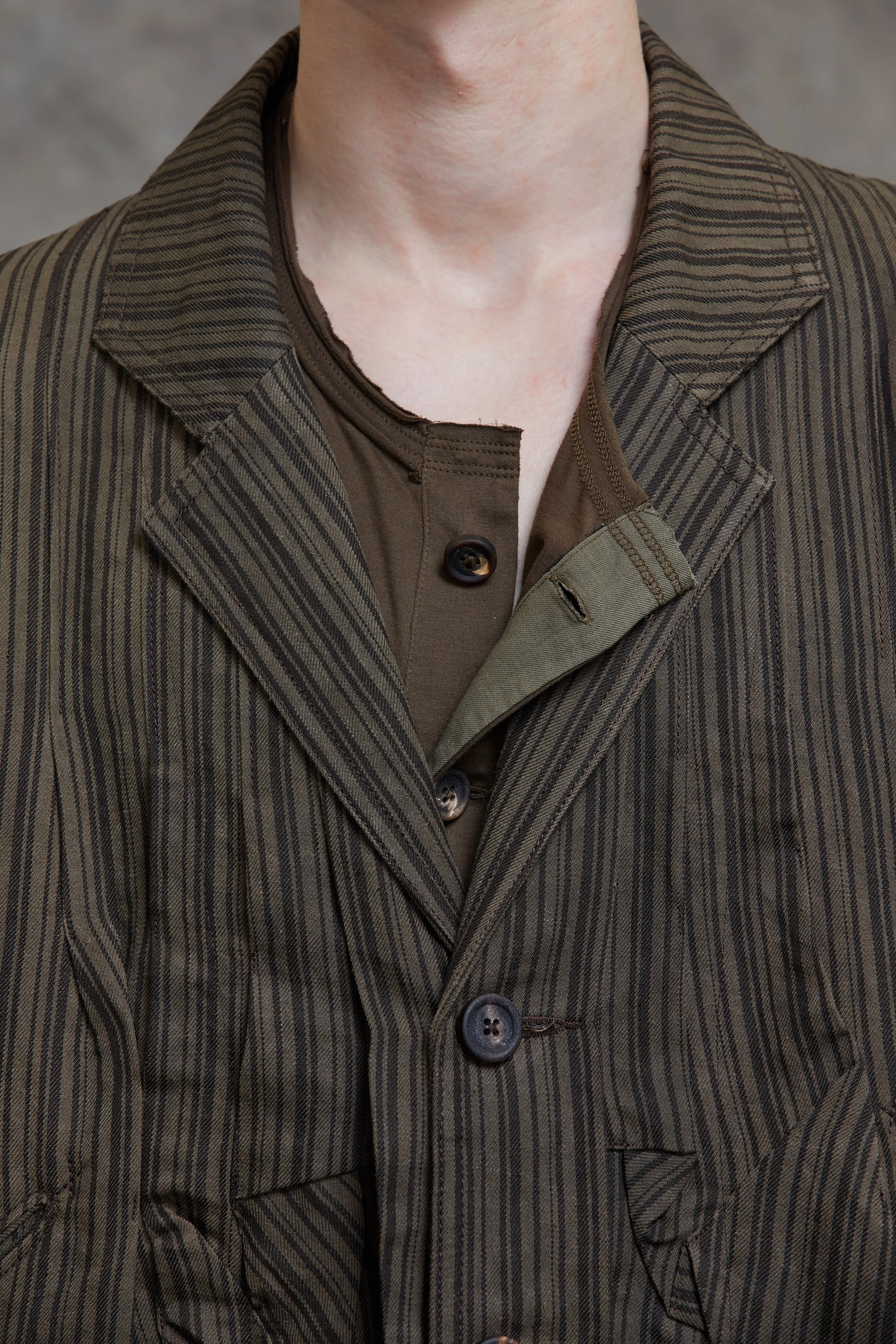 CROPPED WRINKLE PLEATS JACKET sold by ziggy chen product image thumbnail 5
