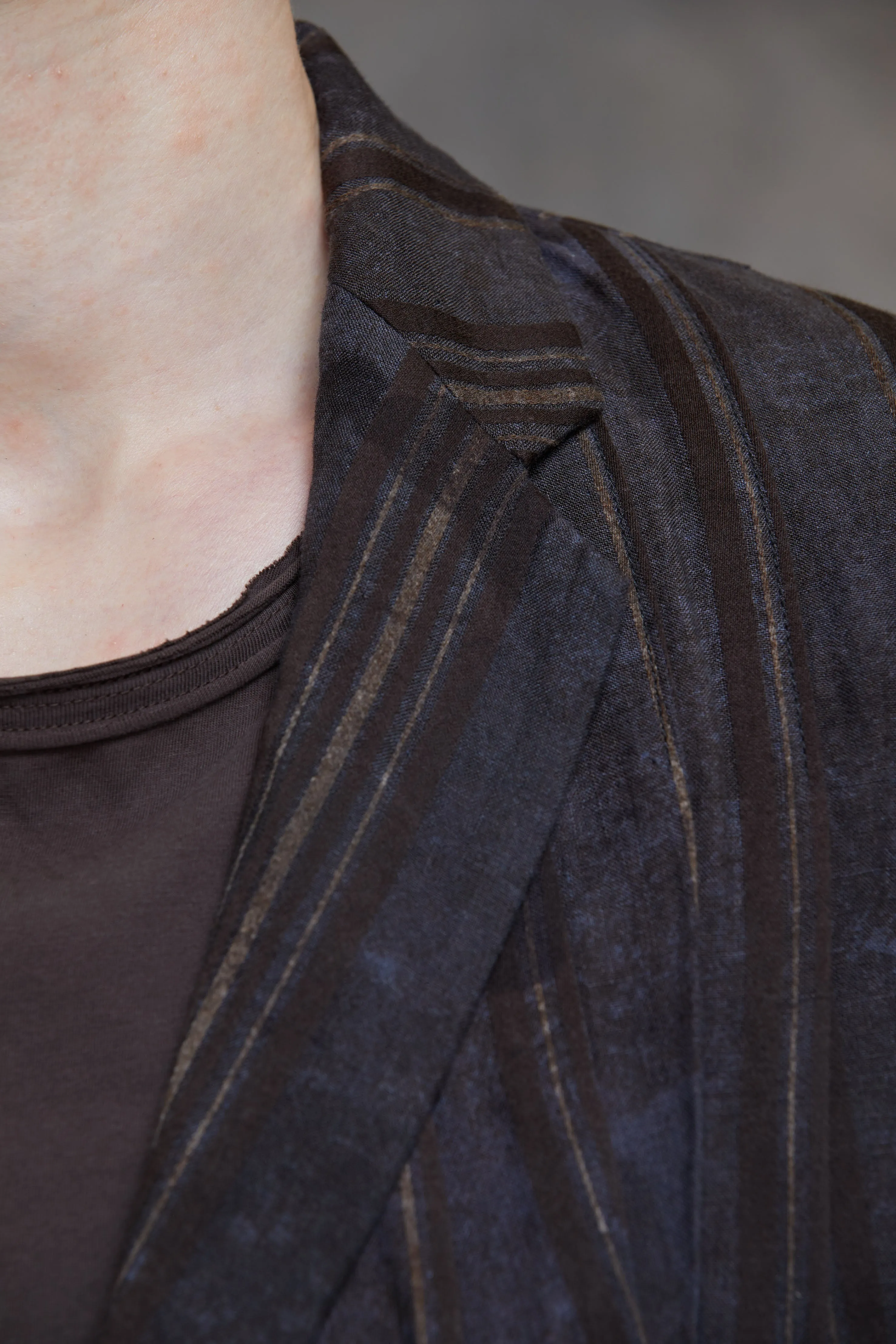 ASYMMETRICAL WRINKLED BLAZER sold by ziggy chen product image thumbnail 5