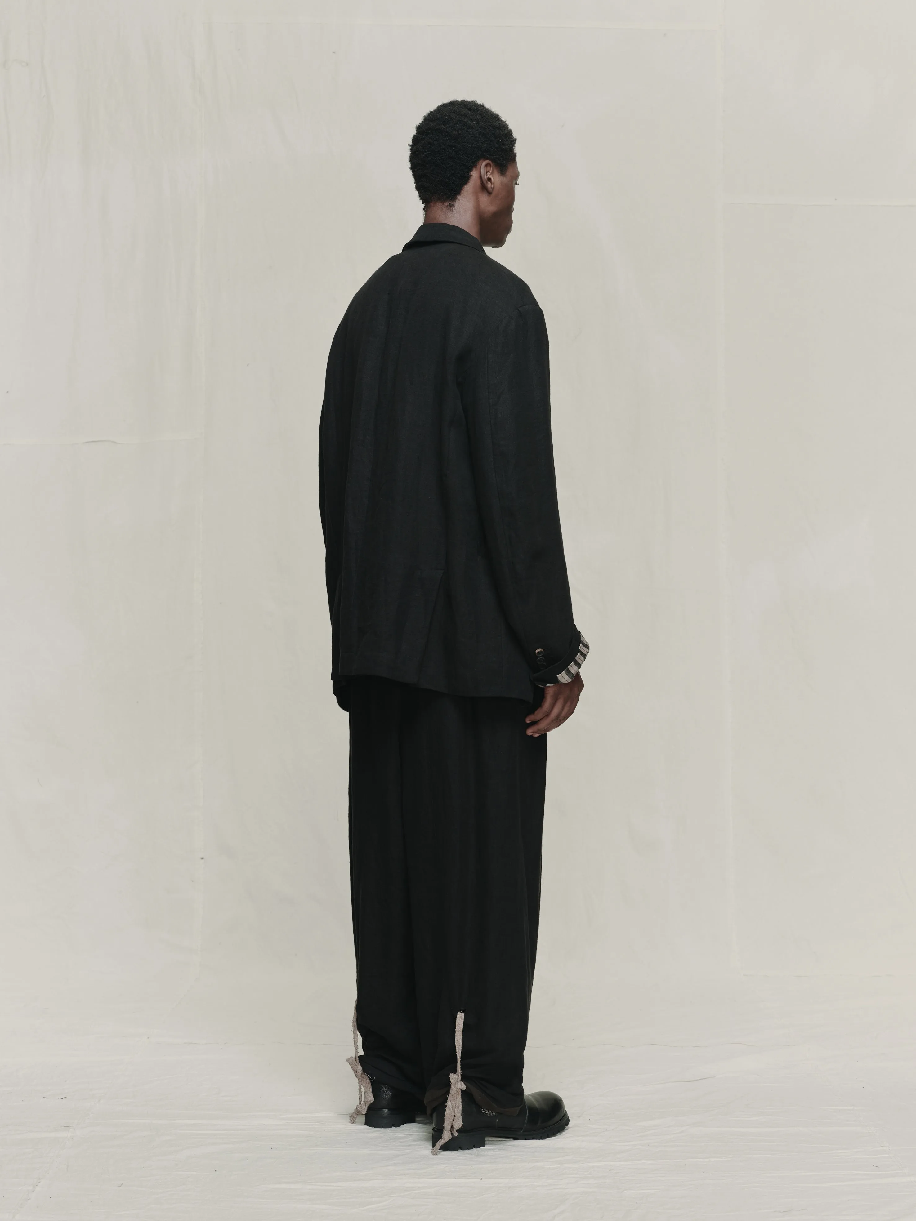 CLASSIC THREE BUTTON BLAZER sold by ziggy chen product image thumbnail 4