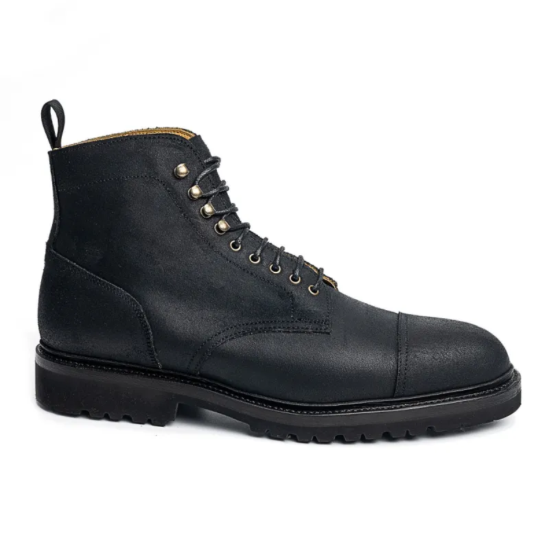 116210 - BLACK WAXY COMMANDER - E sold by Meermin