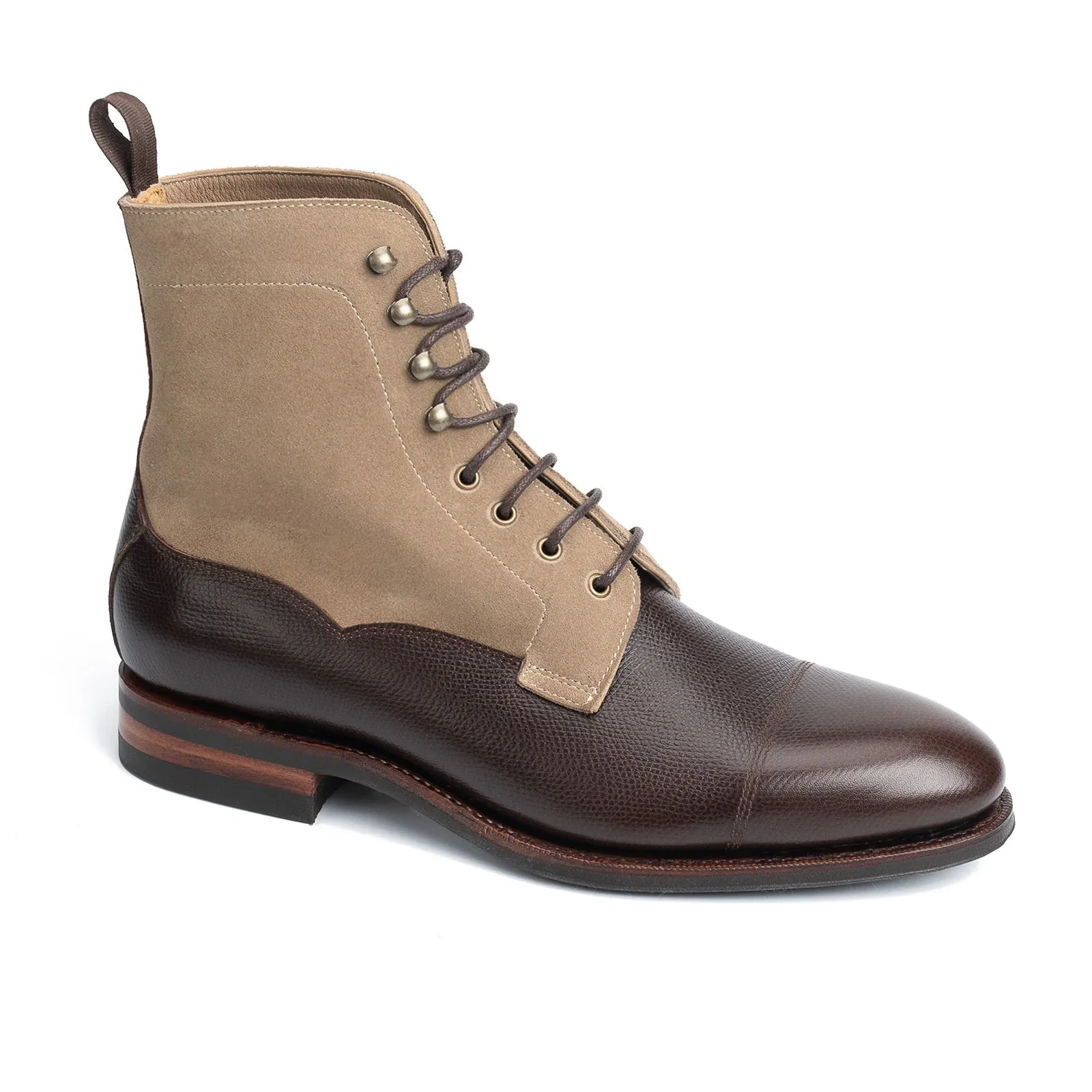 101523 - BROWN ALPINE & TAUPE JANUS BUTTS - E sold by Meermin