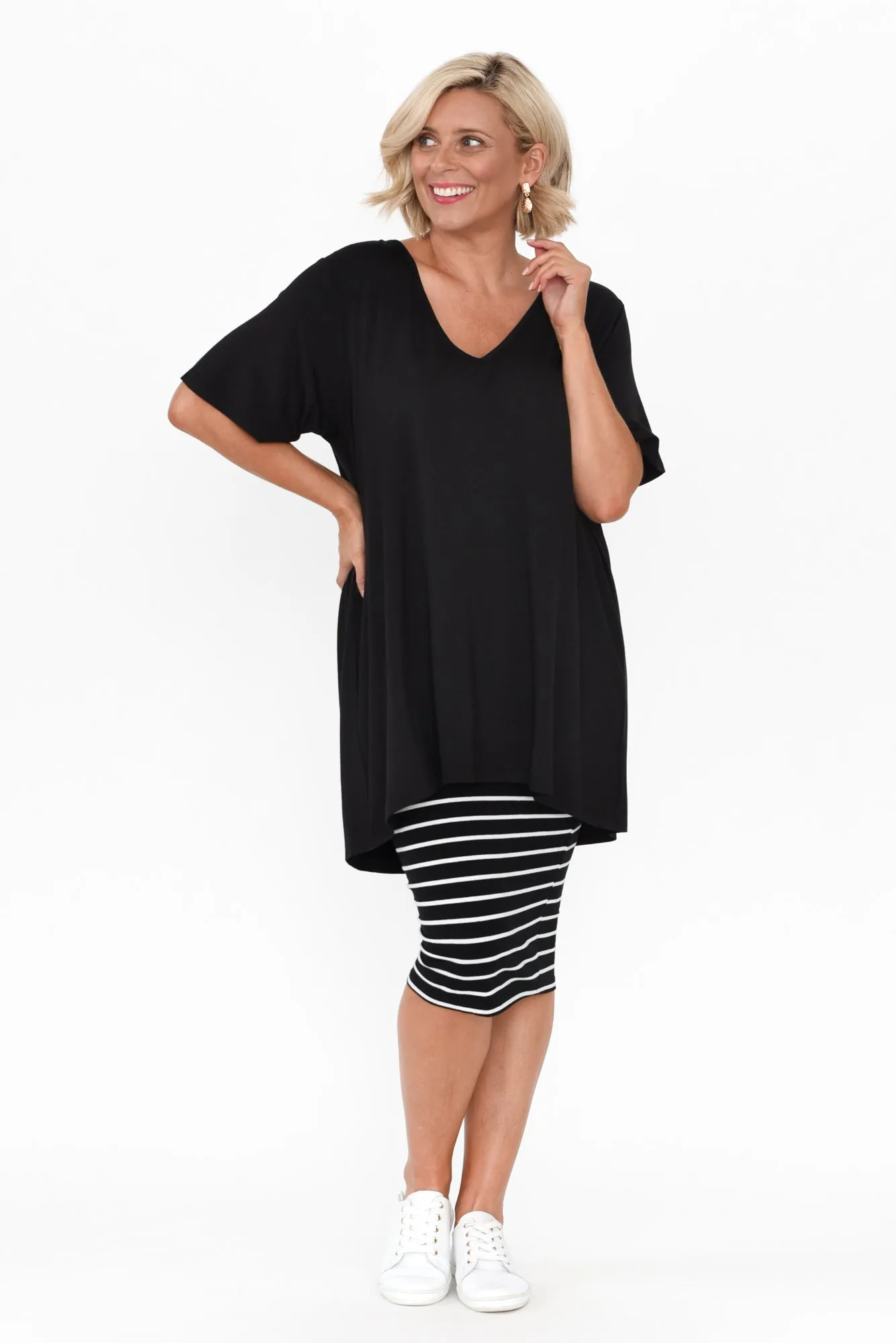 Novella Black Bamboo Top sold by Blue Bungalow product image thumbnail 2