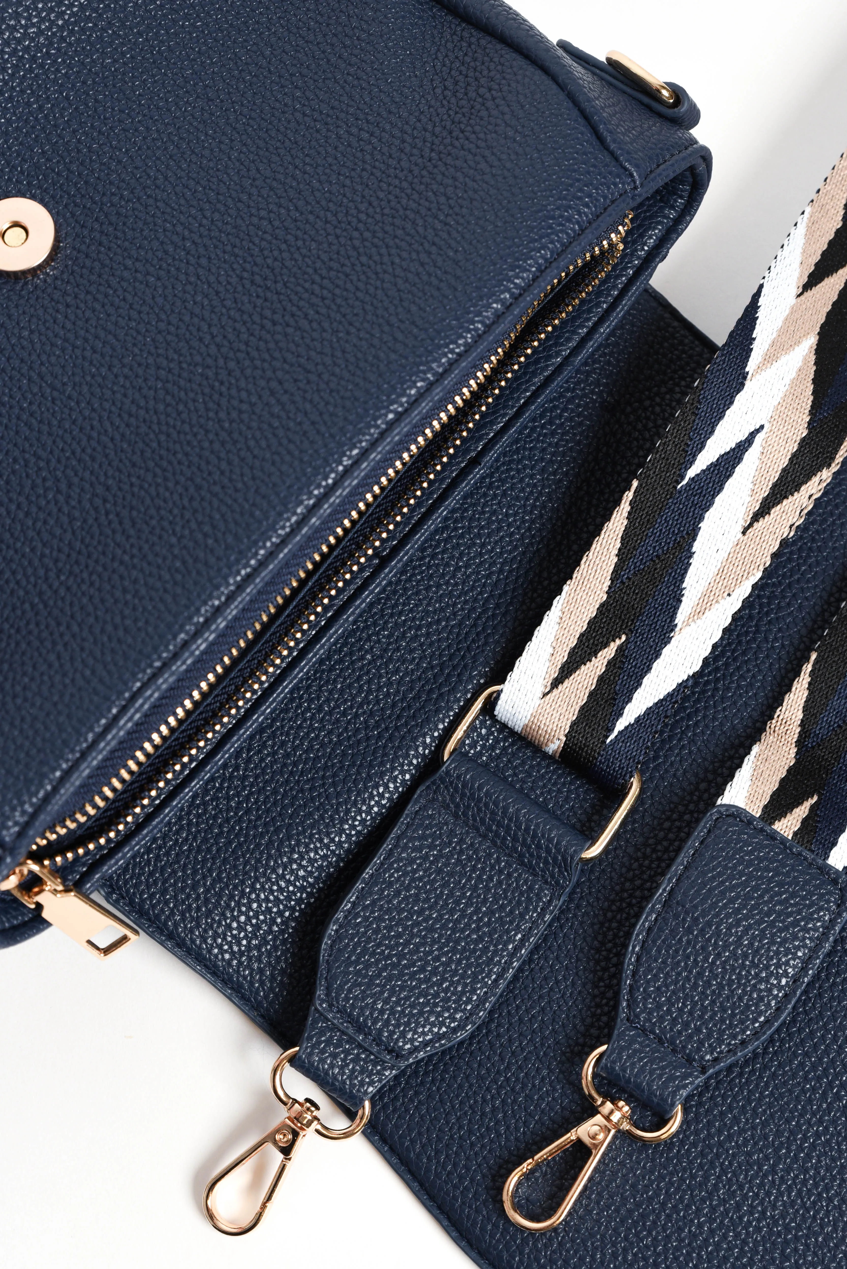 Alle Navy Saddle Crossbody Bag sold by Blue Bungalow product image thumbnail 2