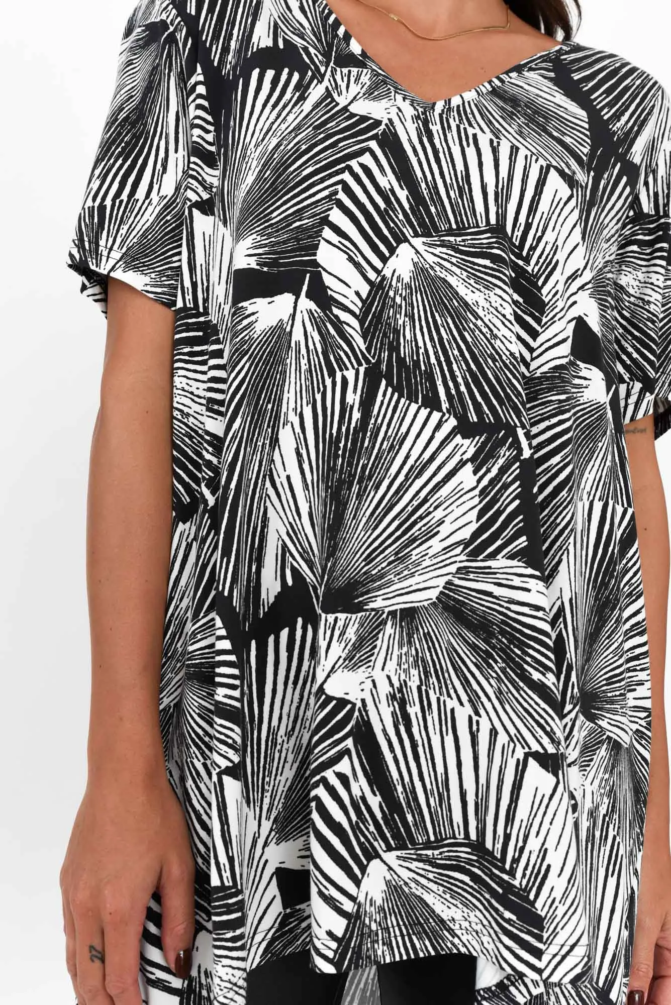 Novella Black Palm Bamboo Top sold by Blue Bungalow product image thumbnail 5