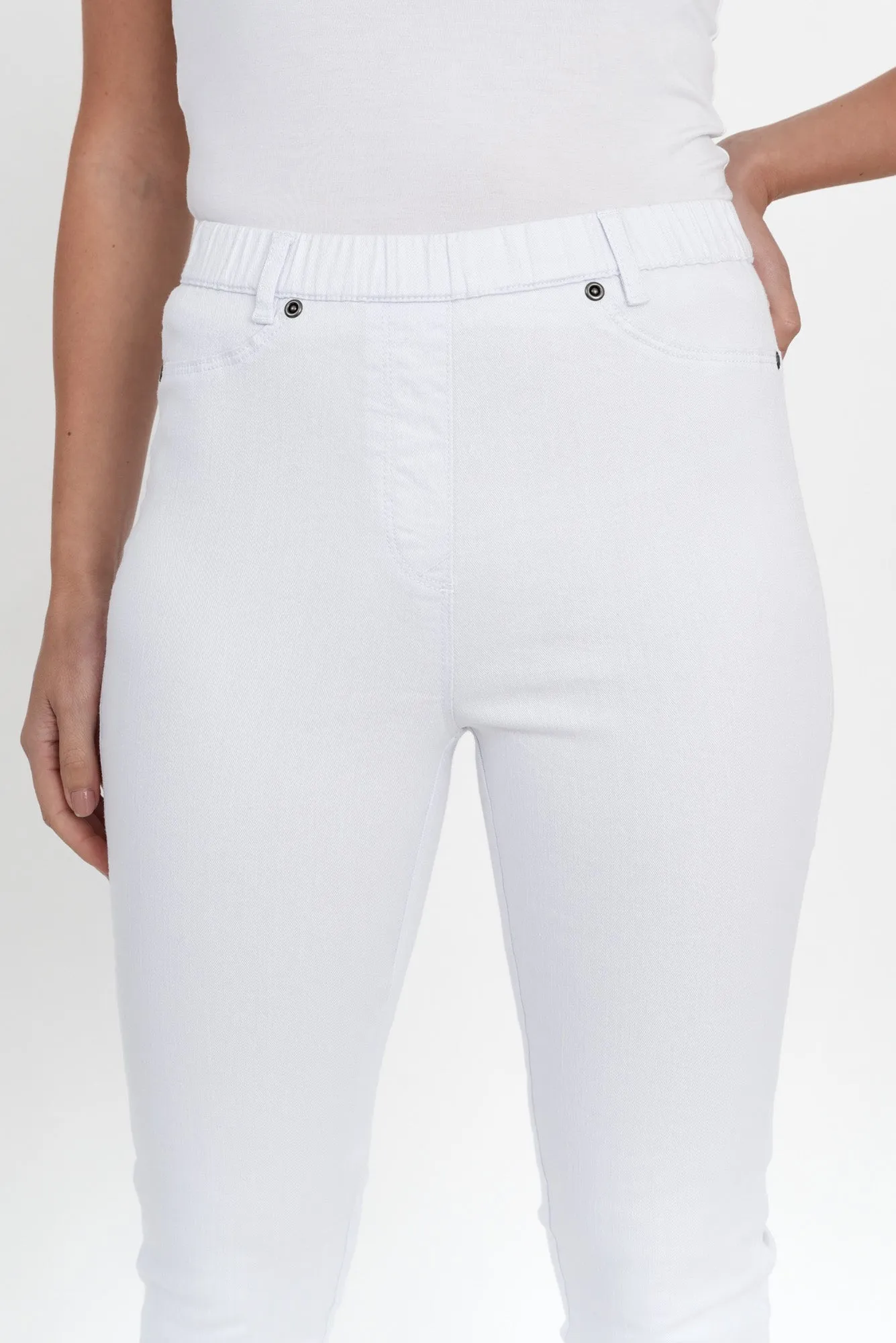 Reed White Stretch Cotton Capri Pants sold by Blue Bungalow product image thumbnail 5