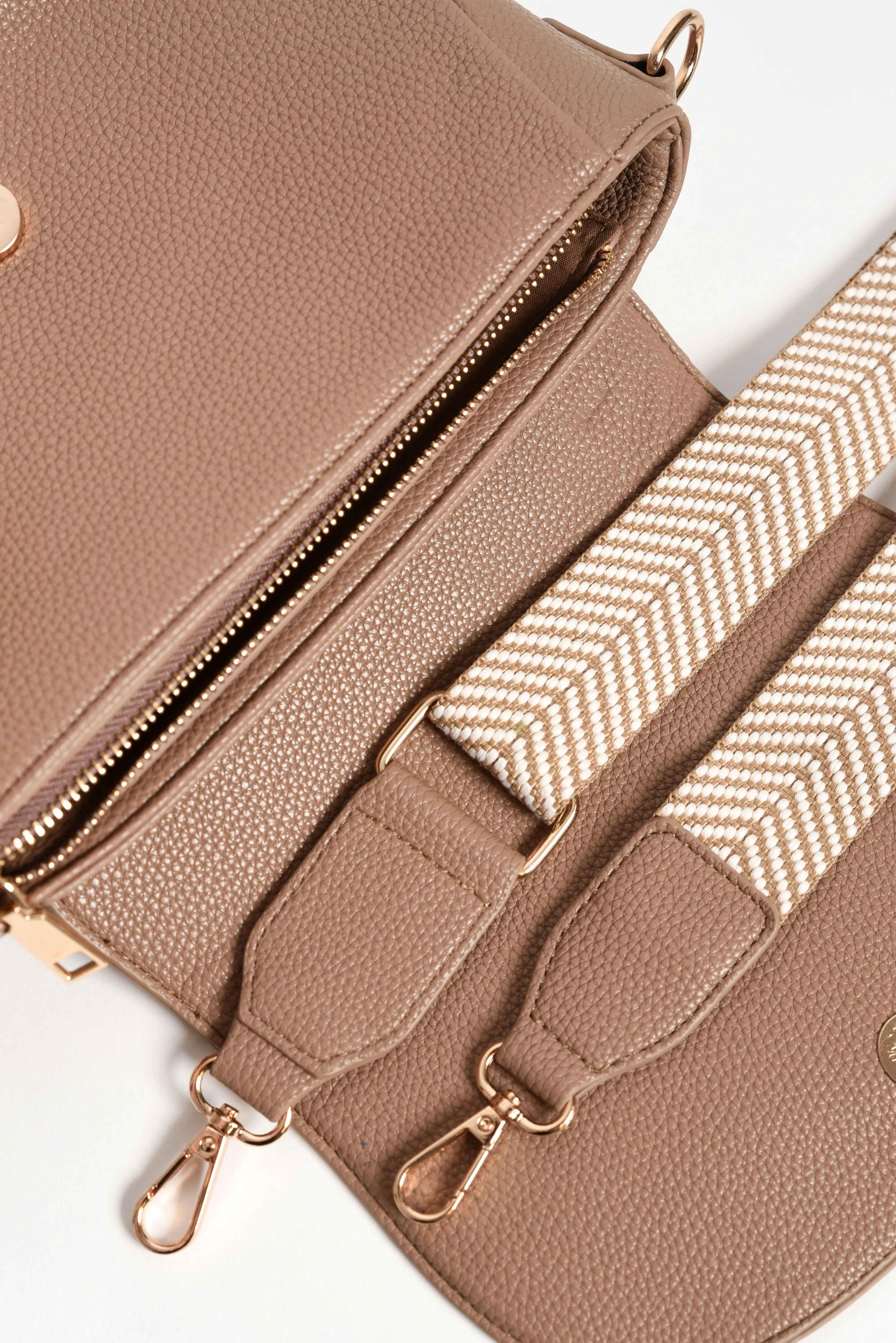 Alle Mocha Saddle Crossbody Bag sold by Blue Bungalow product image thumbnail 2