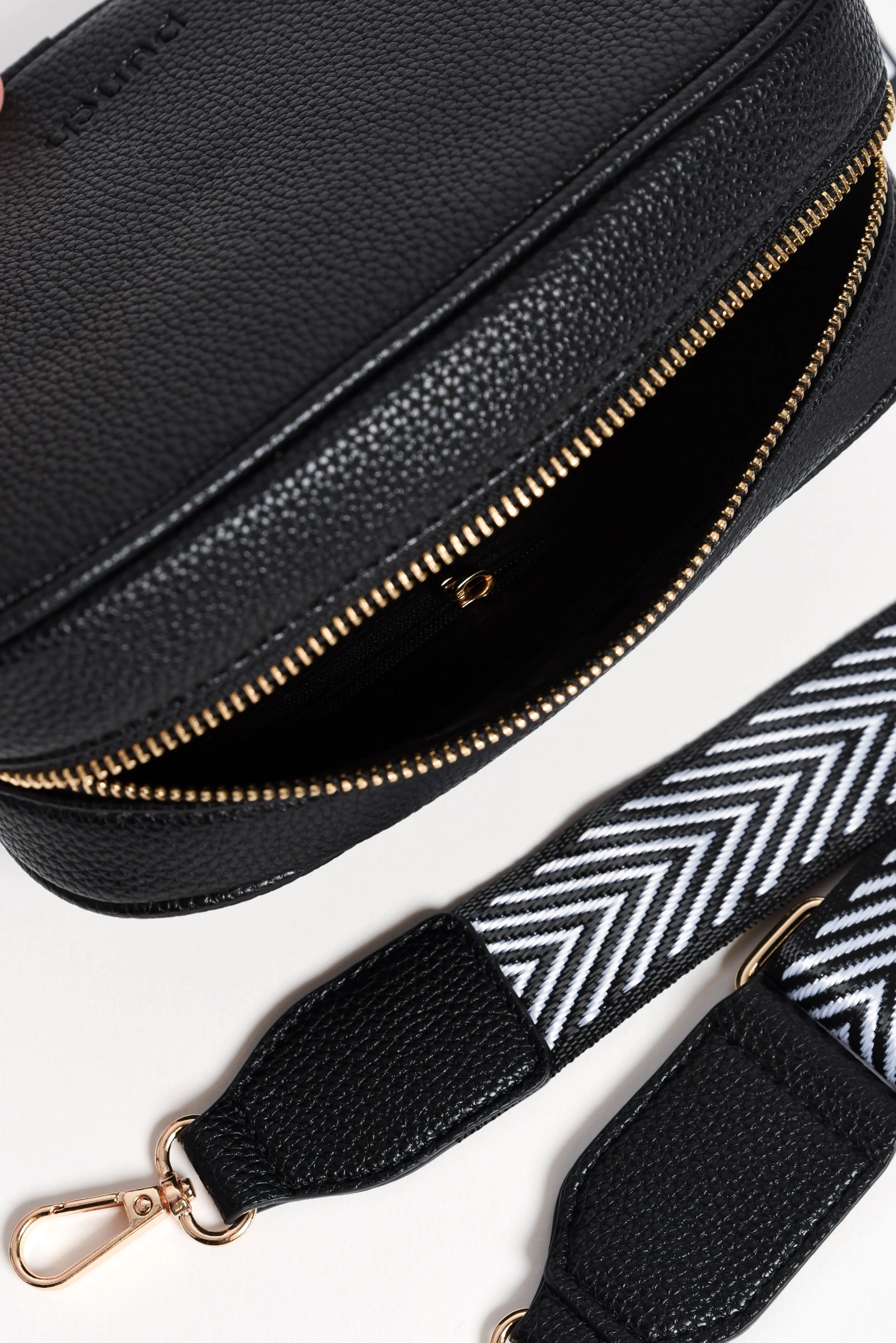 Dell Black Crossbody Bag sold by Blue Bungalow product image thumbnail 2