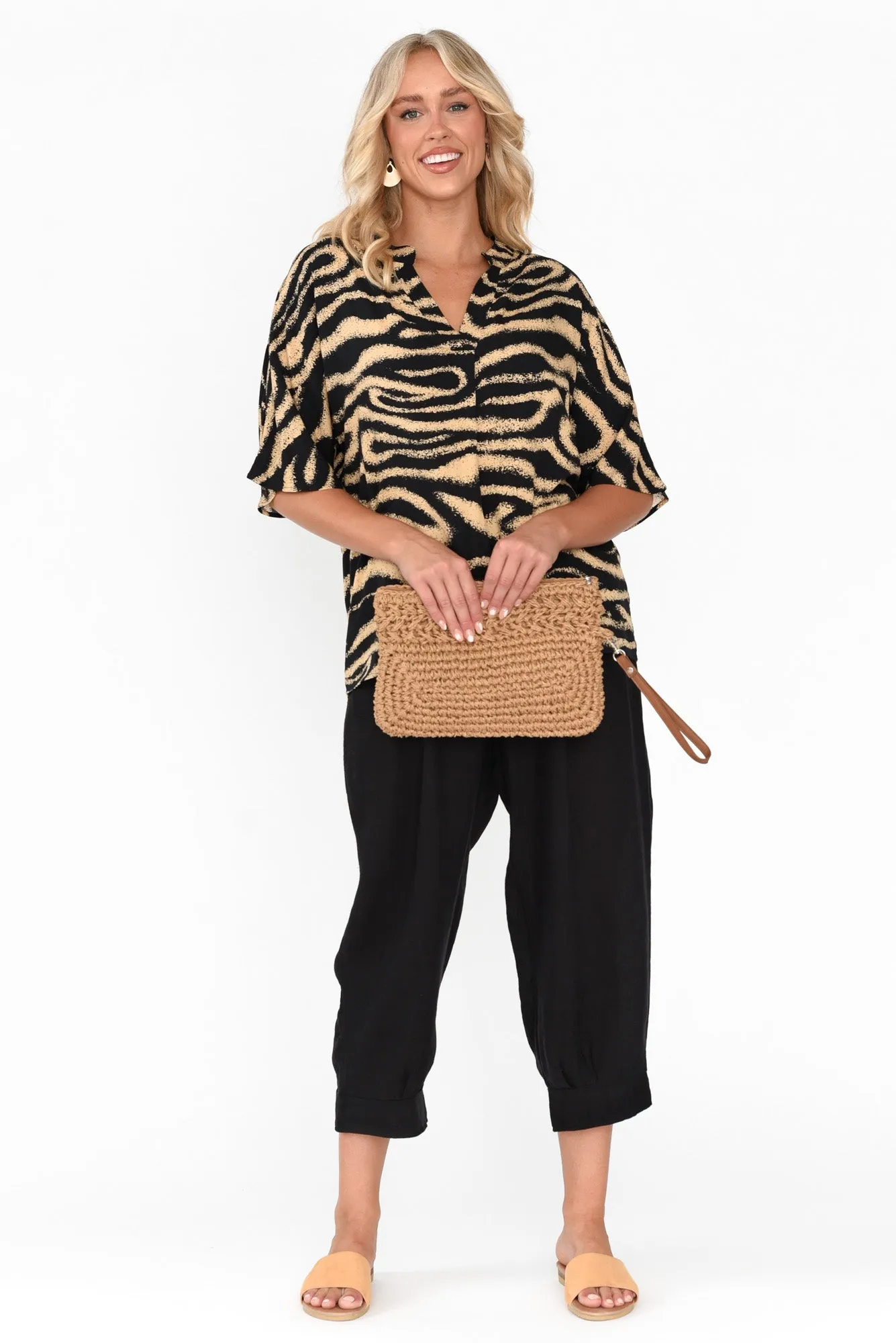 Elide Black Linen Cropped Pants sold by Blue Bungalow product image thumbnail 2