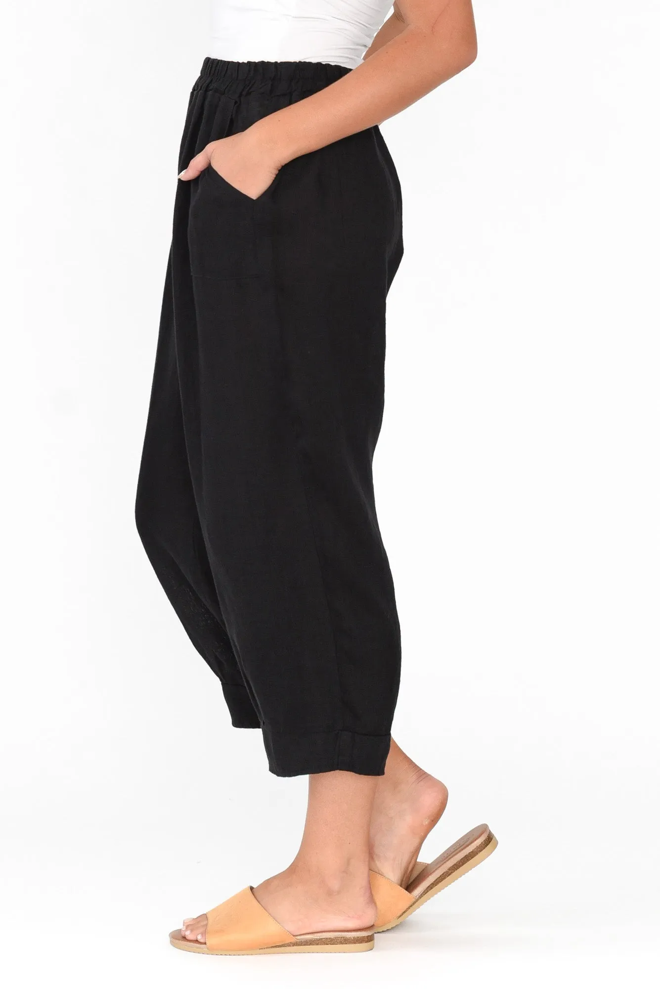 Elide Black Linen Cropped Pants sold by Blue Bungalow product image thumbnail 3