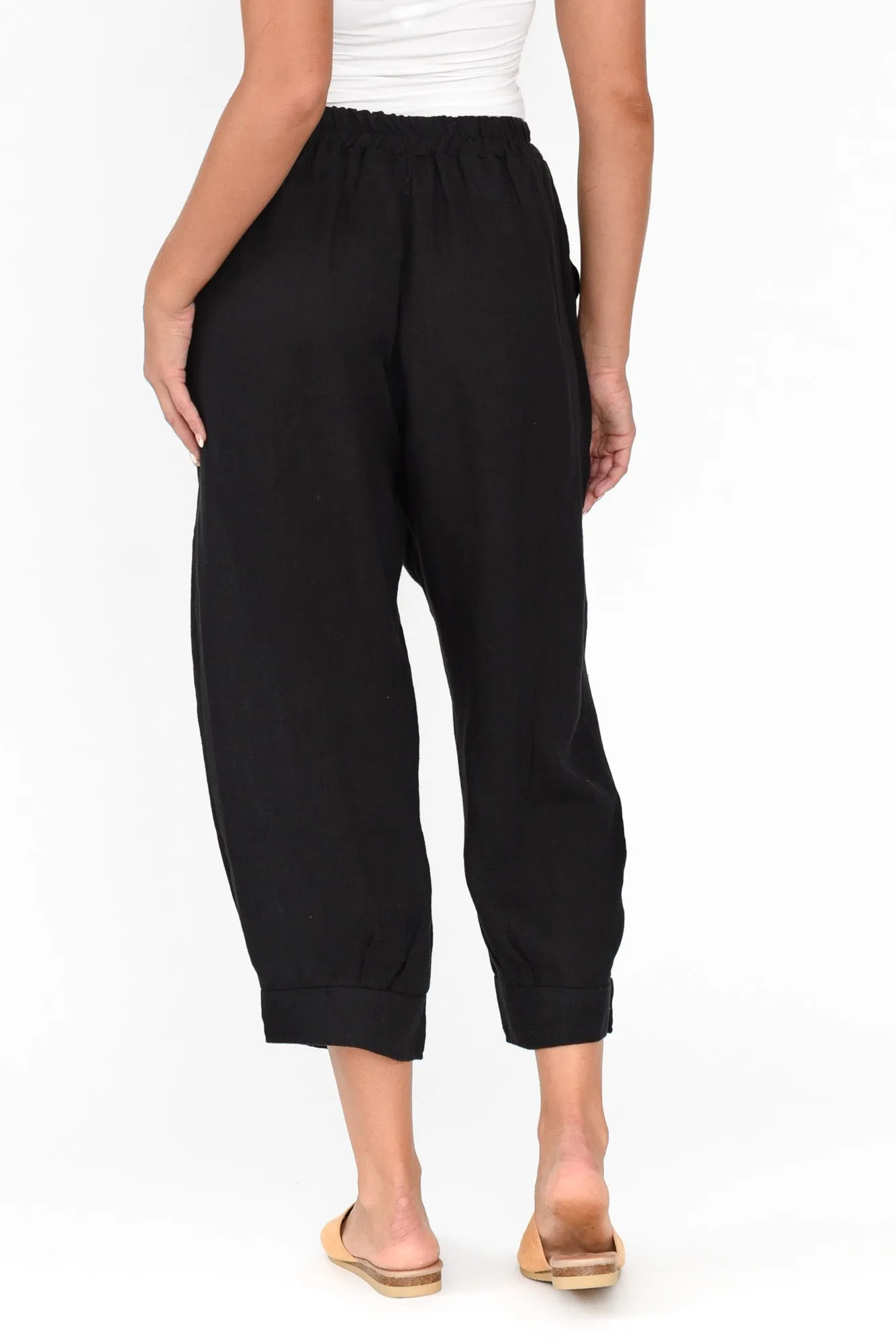 Elide Black Linen Cropped Pants sold by Blue Bungalow product image thumbnail 4