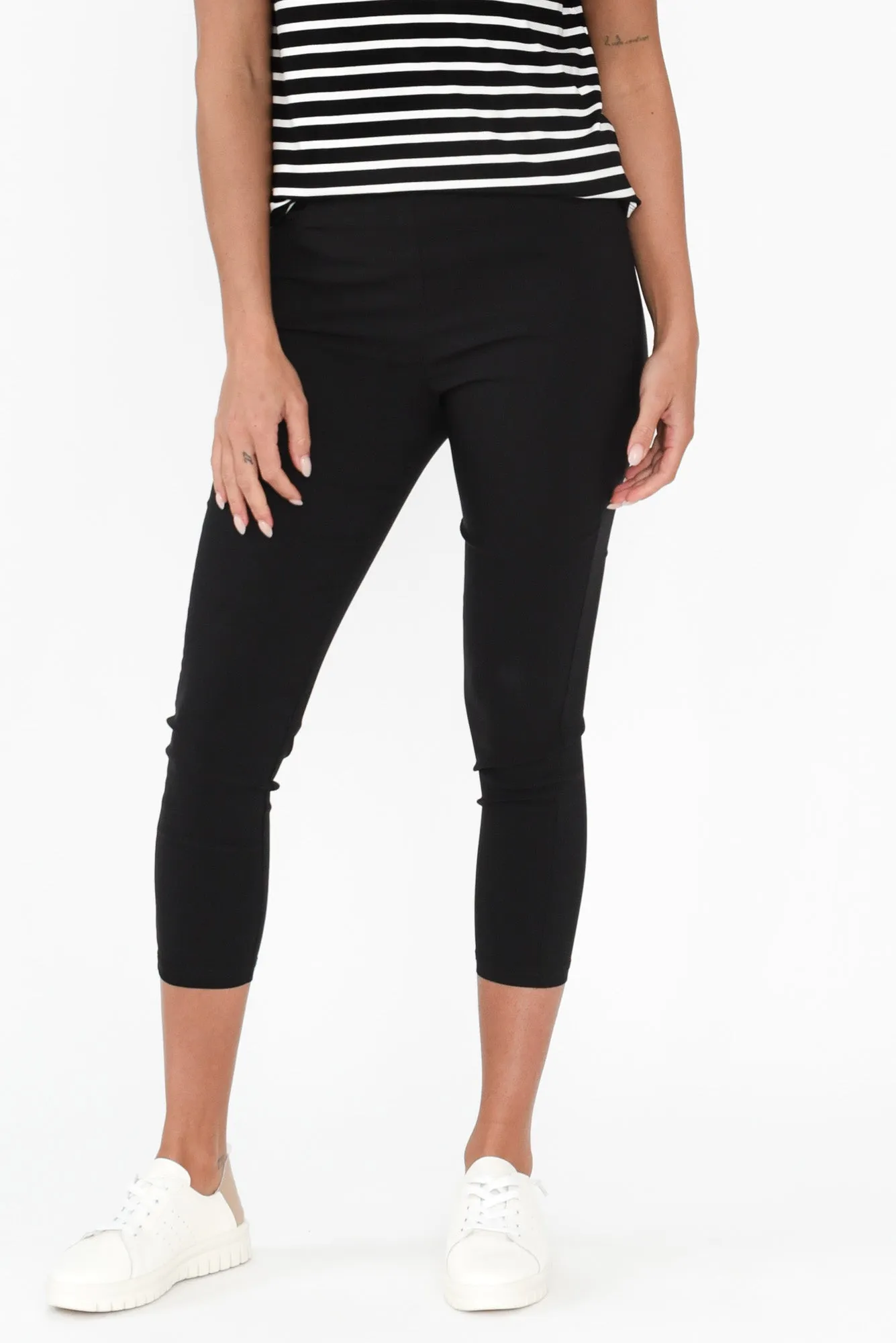 Zara Black Stretch Cropped Pants sold by Blue Bungalow