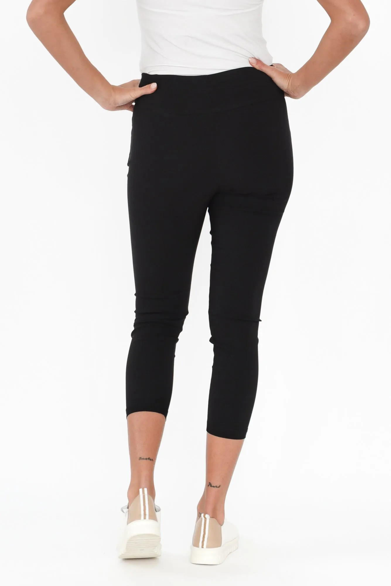Zara Black Stretch Cropped Pants sold by Blue Bungalow product image thumbnail 4