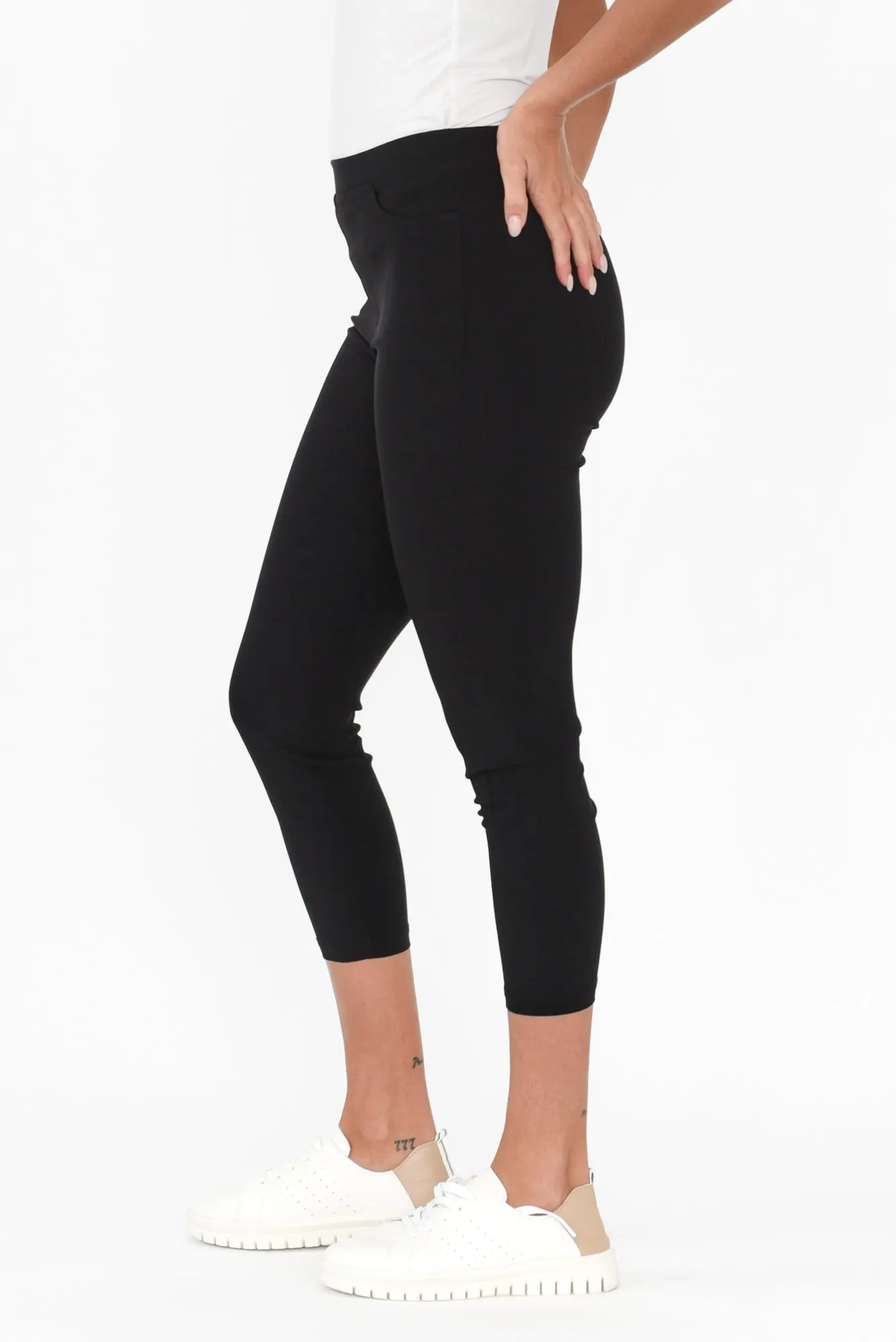 Zara Black Stretch Cropped Pants sold by Blue Bungalow product image thumbnail 3