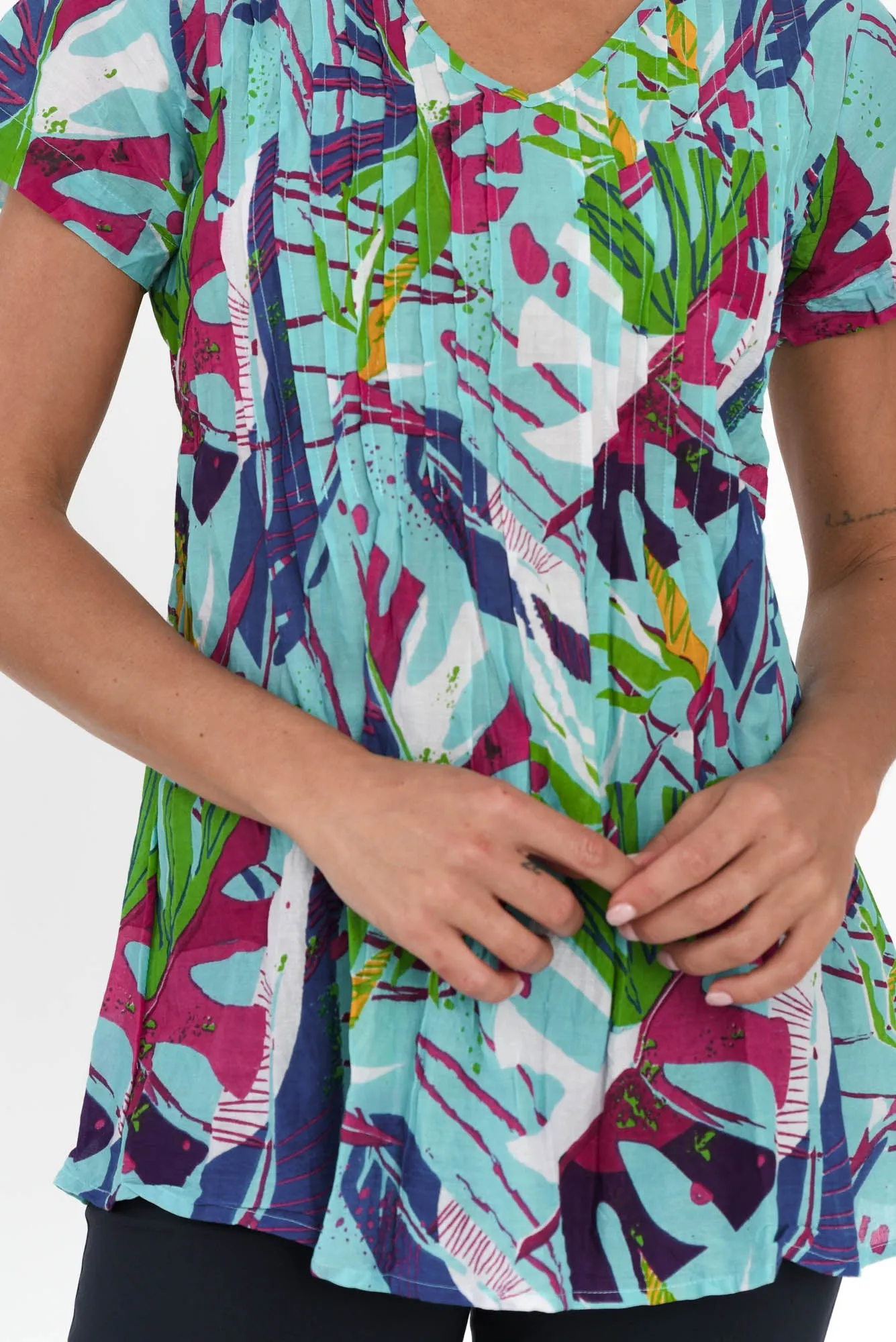 Fia Green Leaf Crinkle Cotton Top sold by Blue Bungalow product image thumbnail 3