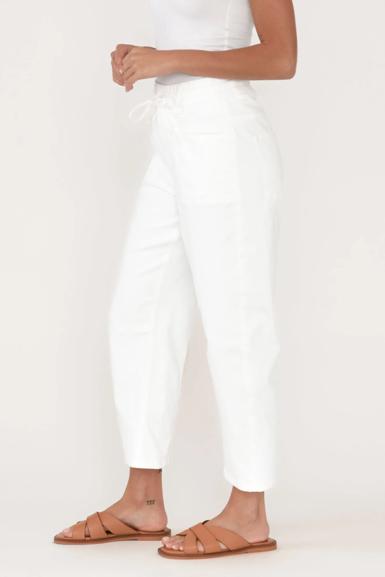 BB Barrel White Jeans sold by Blue Bungalow product image thumbnail 3