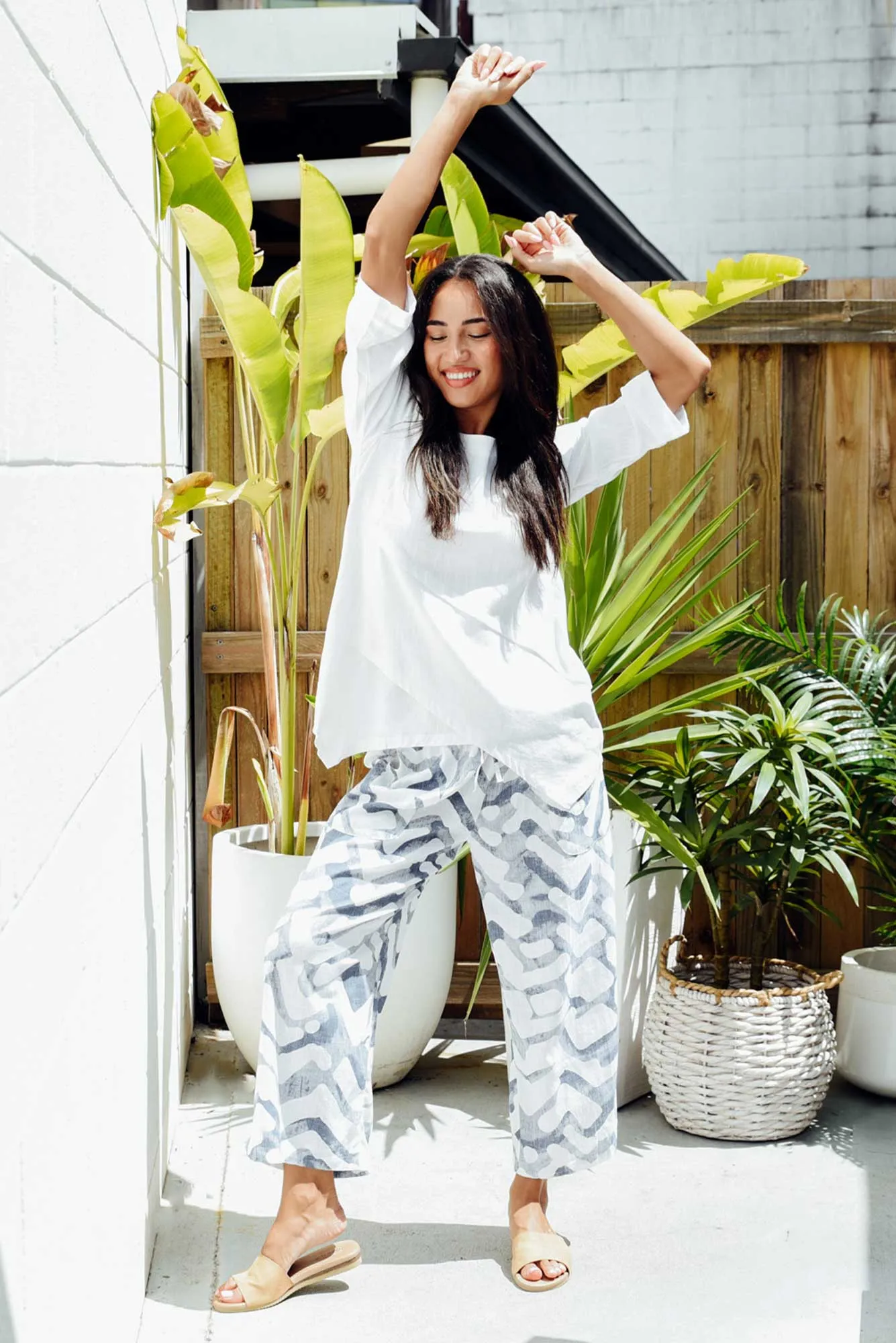 Anya White Linen Cotton Top sold by Blue Bungalow product image thumbnail 2