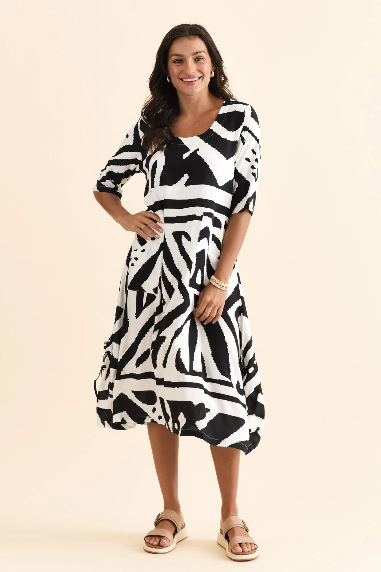 Hailee Black Abstract Linen Cotton Dress sold by Blue Bungalow product image thumbnail 2