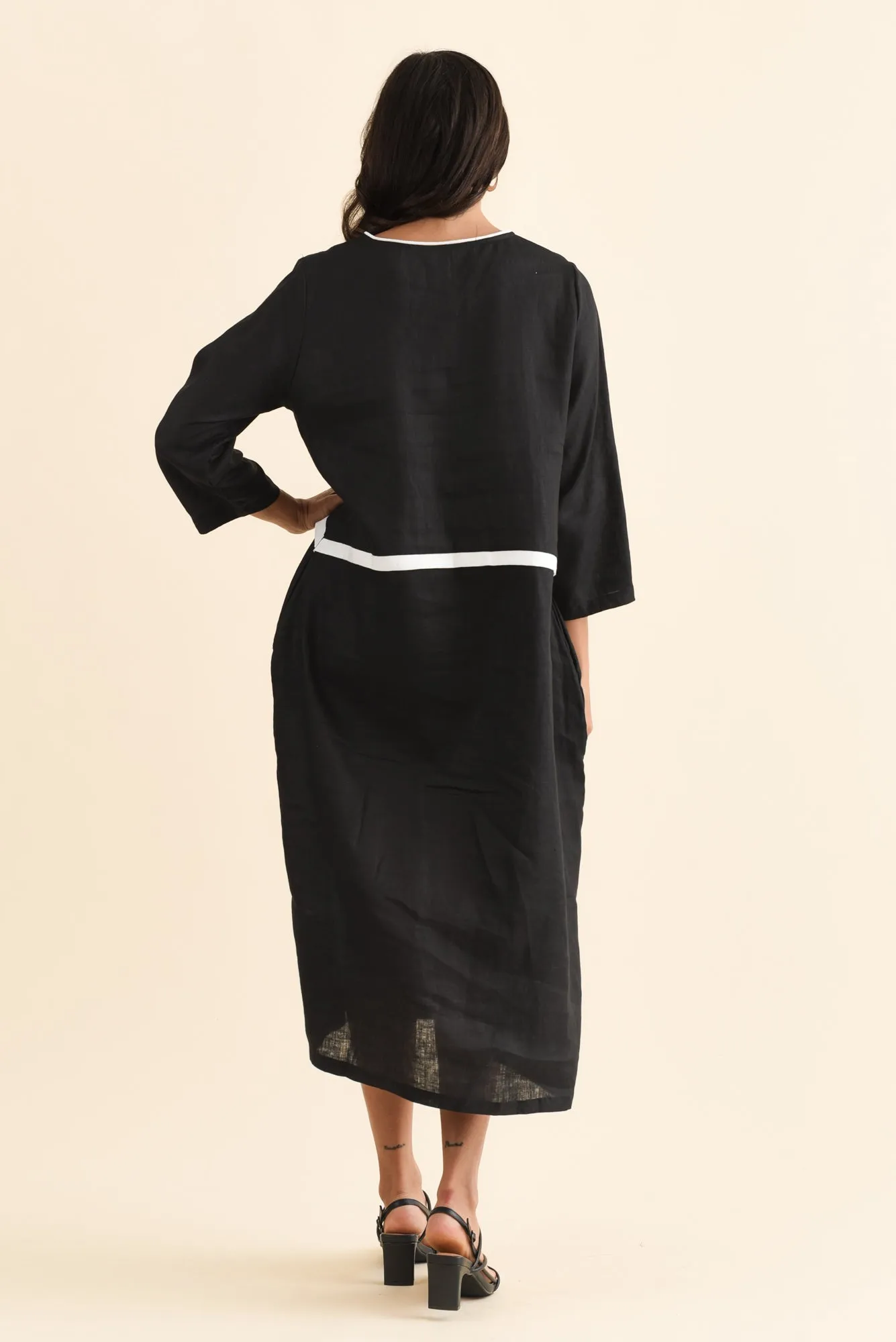 Mariam Black Contrast Linen Dress sold by Blue Bungalow product image thumbnail 4