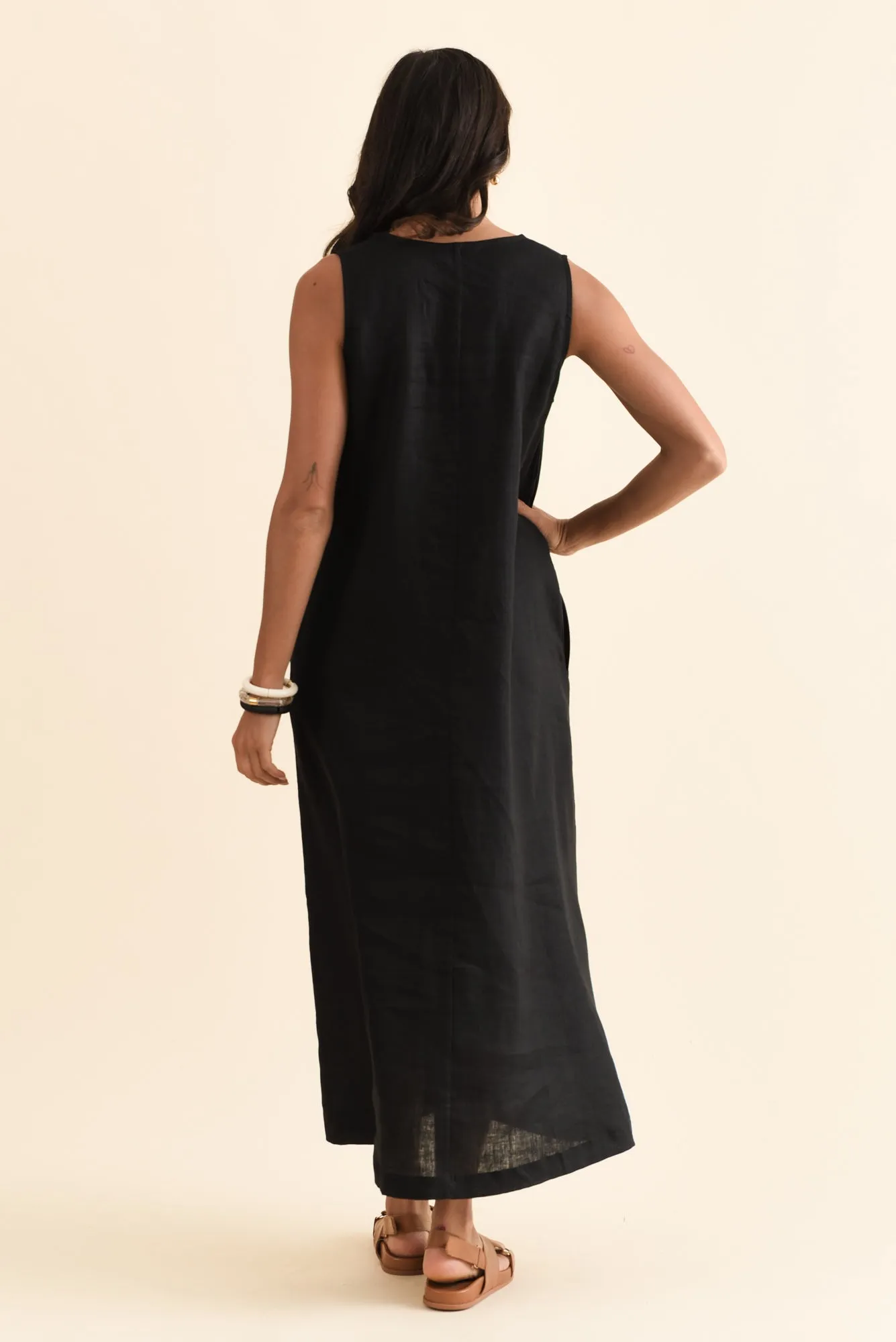 Phoebe Black Linen Midi Dress sold by Blue Bungalow product image thumbnail 4