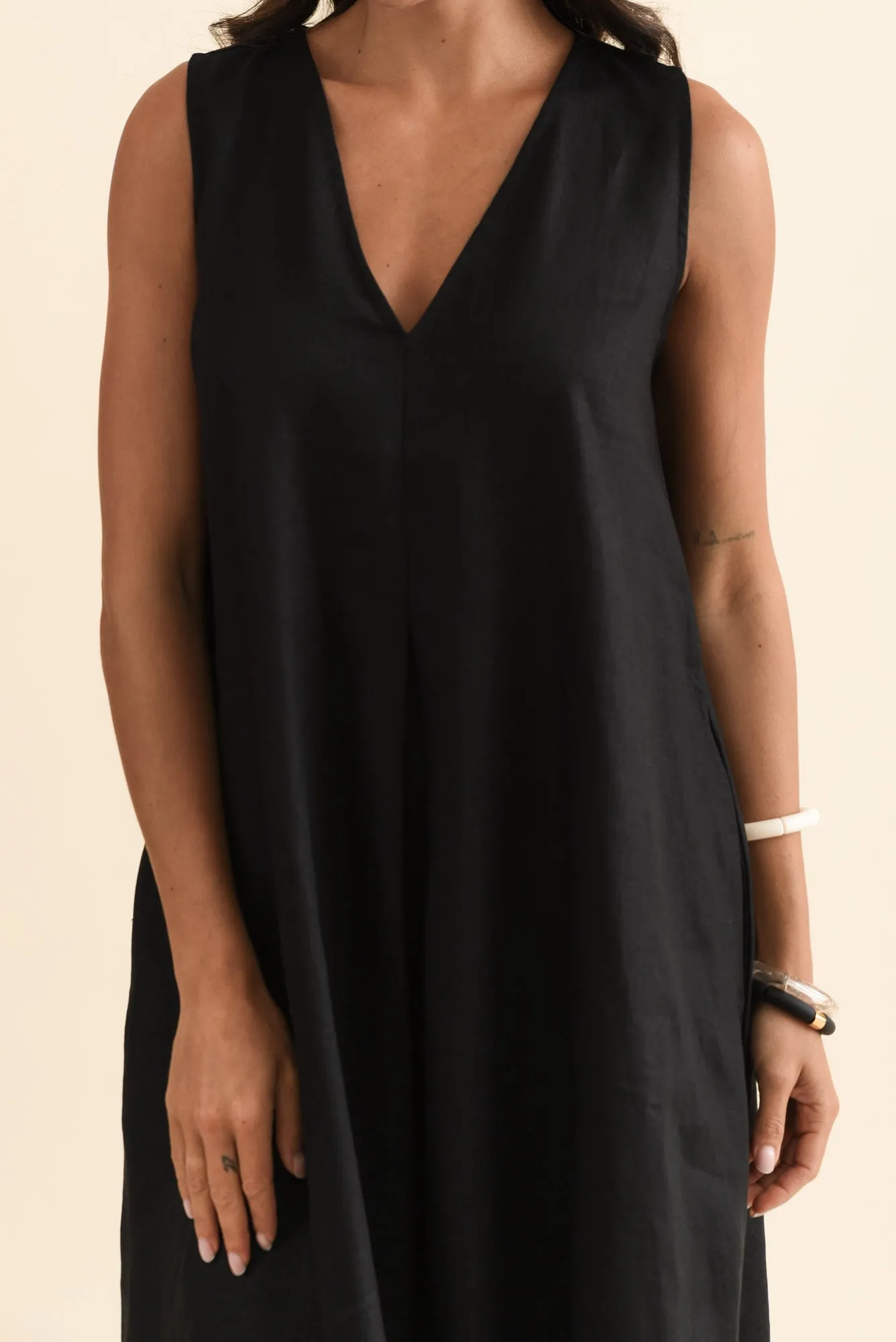 Phoebe Black Linen Midi Dress sold by Blue Bungalow product image thumbnail 5