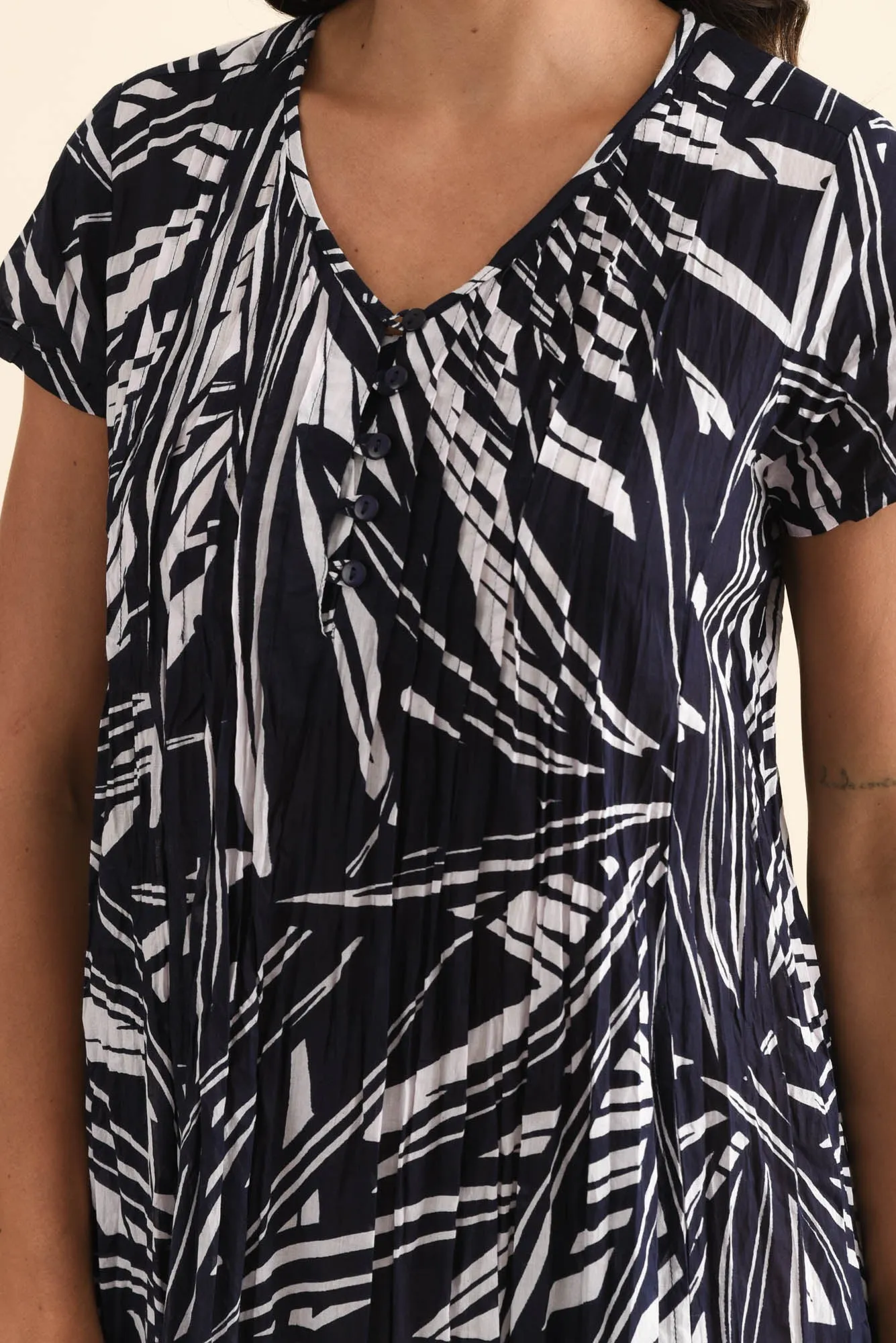 Sabina Navy Foliage Crinkle Cotton Dress sold by Blue Bungalow product image thumbnail 5