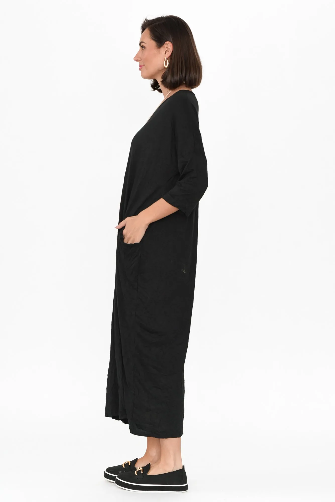 Travel Black Crinkle Cotton Sleeved Maxi Dress sold by Blue Bungalow product image thumbnail 4