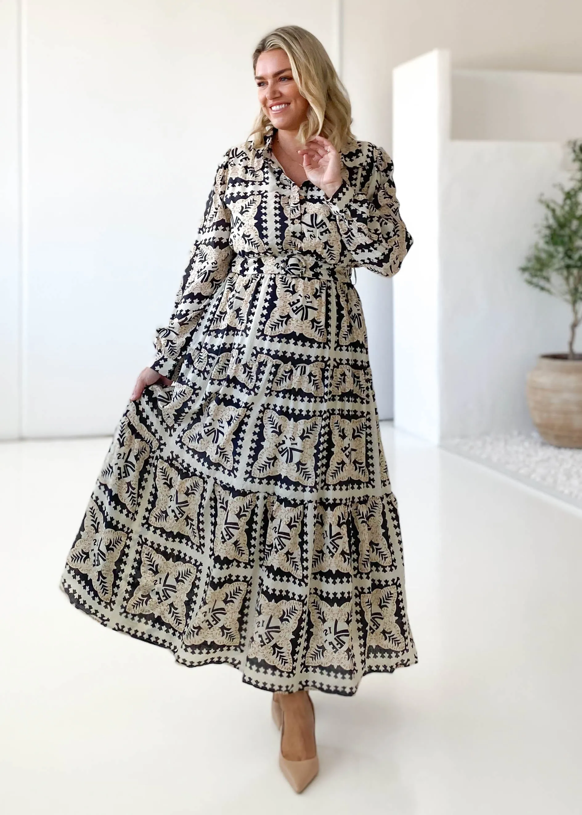 Jeltra Maxi Dress - Black Paisley sold by Gingham & Heels product image thumbnail 4
