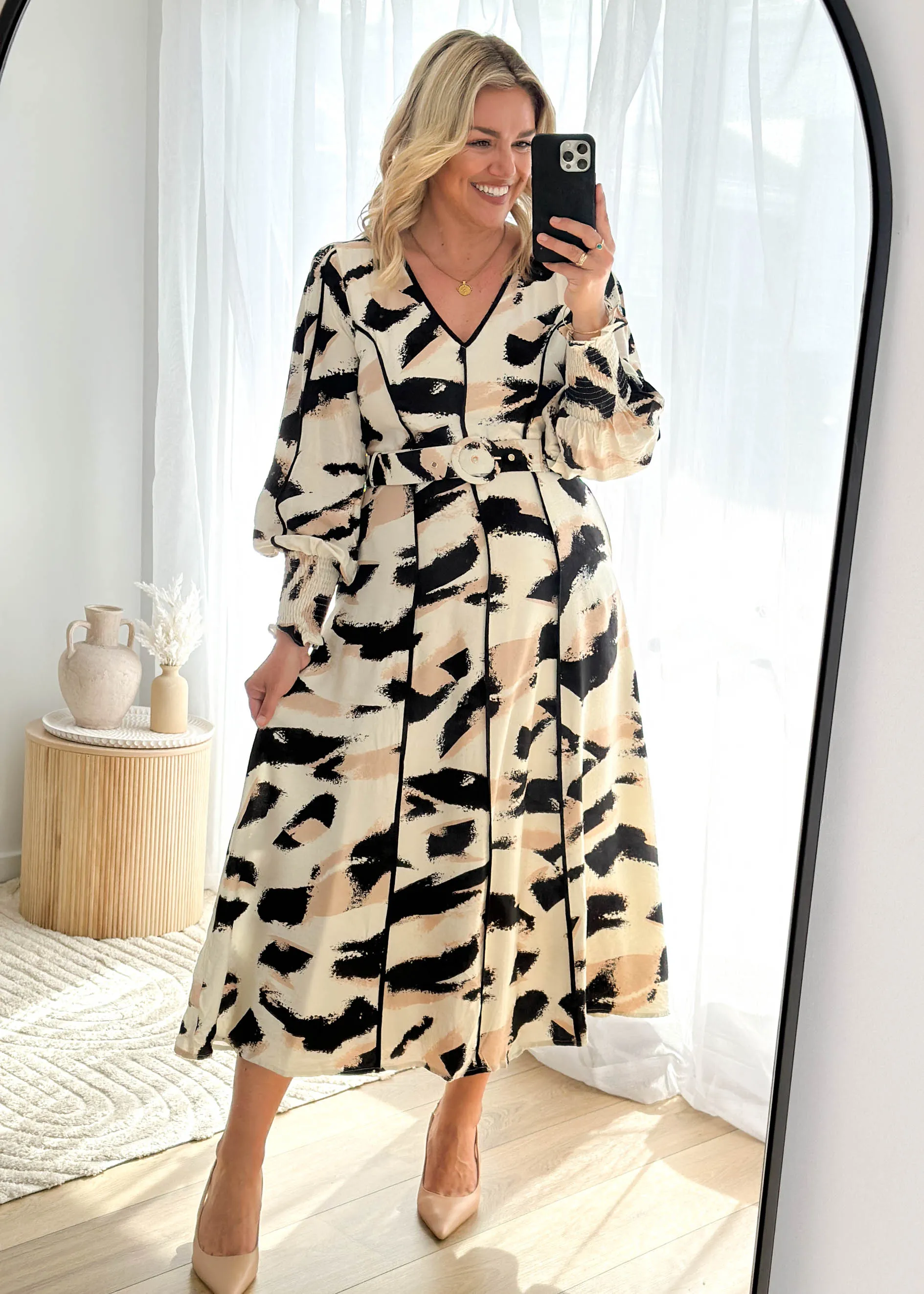 Mimska Midi Dress - Beige Abstract sold by Gingham & Heels product image thumbnail 5