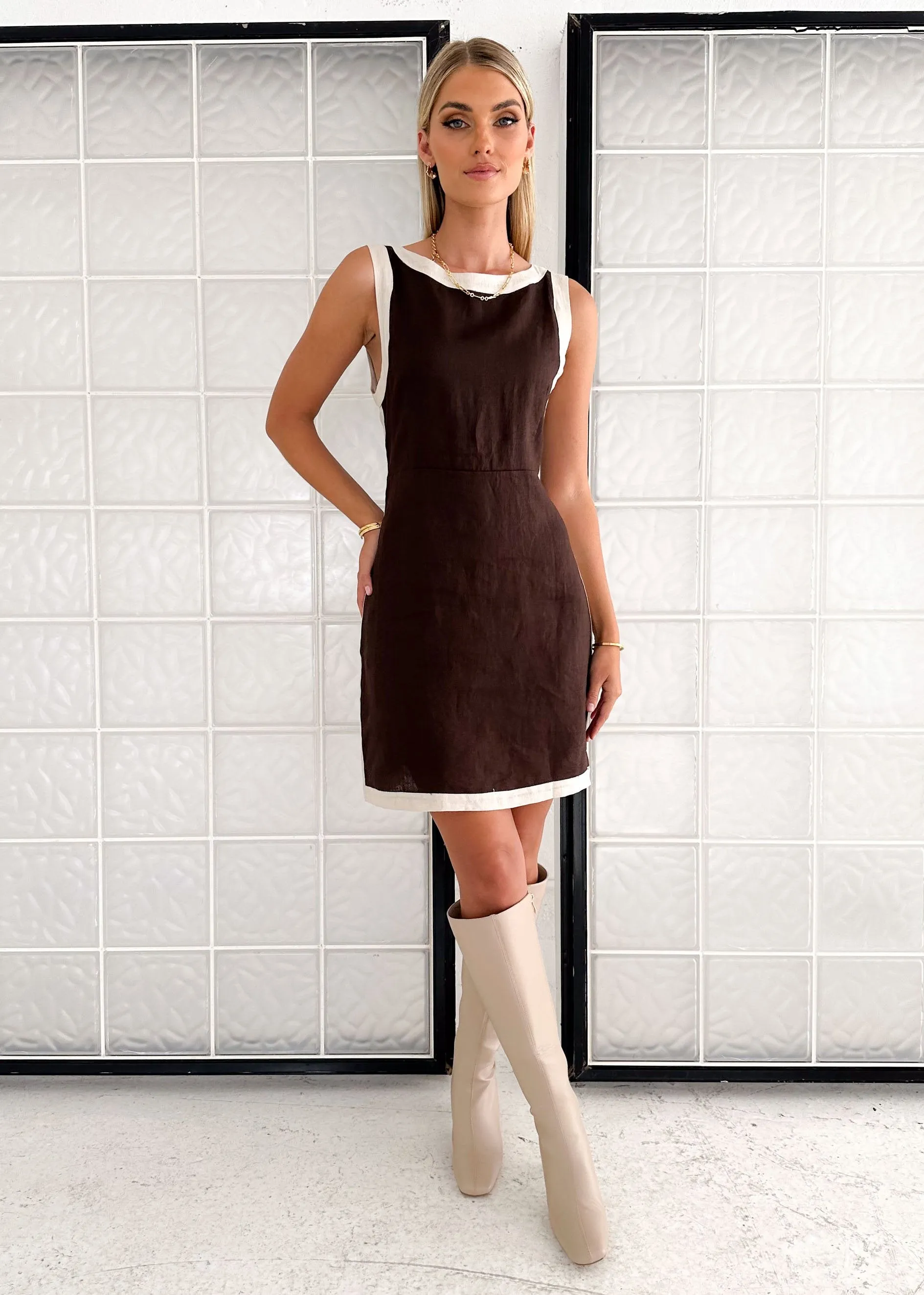 Vanda Linen Dress - Chocolate sold by Gingham & Heels product image thumbnail 3