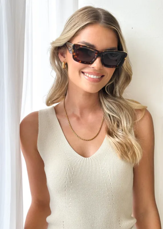The Kaia Sunglasses - Honeycomb Tort - Auburn sold by Gingham & Heels