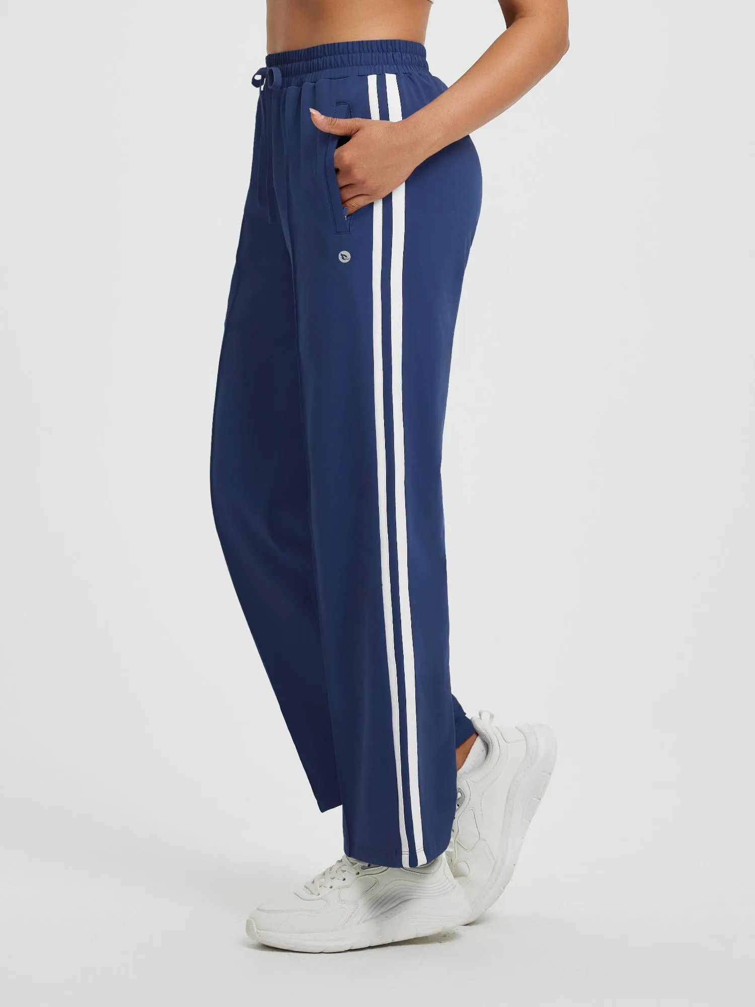 Women’s Running Side-Panel Contrast Fleece Straight-Leg Pants sold by Baleaf product image thumbnail 2