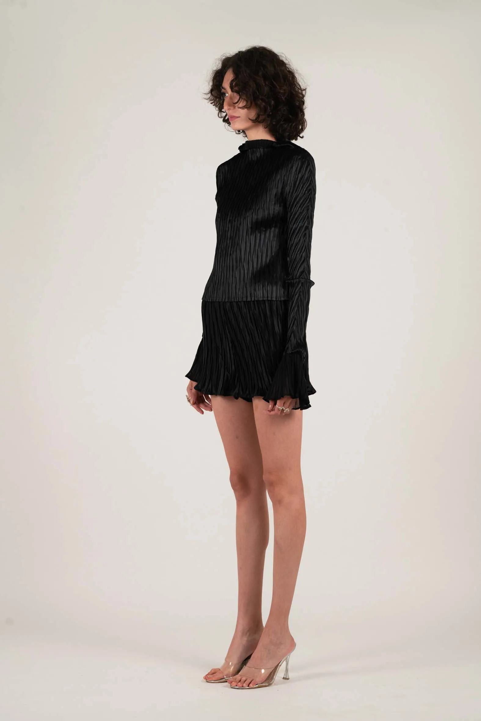 SIMPLE PLEATED TOP SS25 sold by Nin Studio product image thumbnail 2