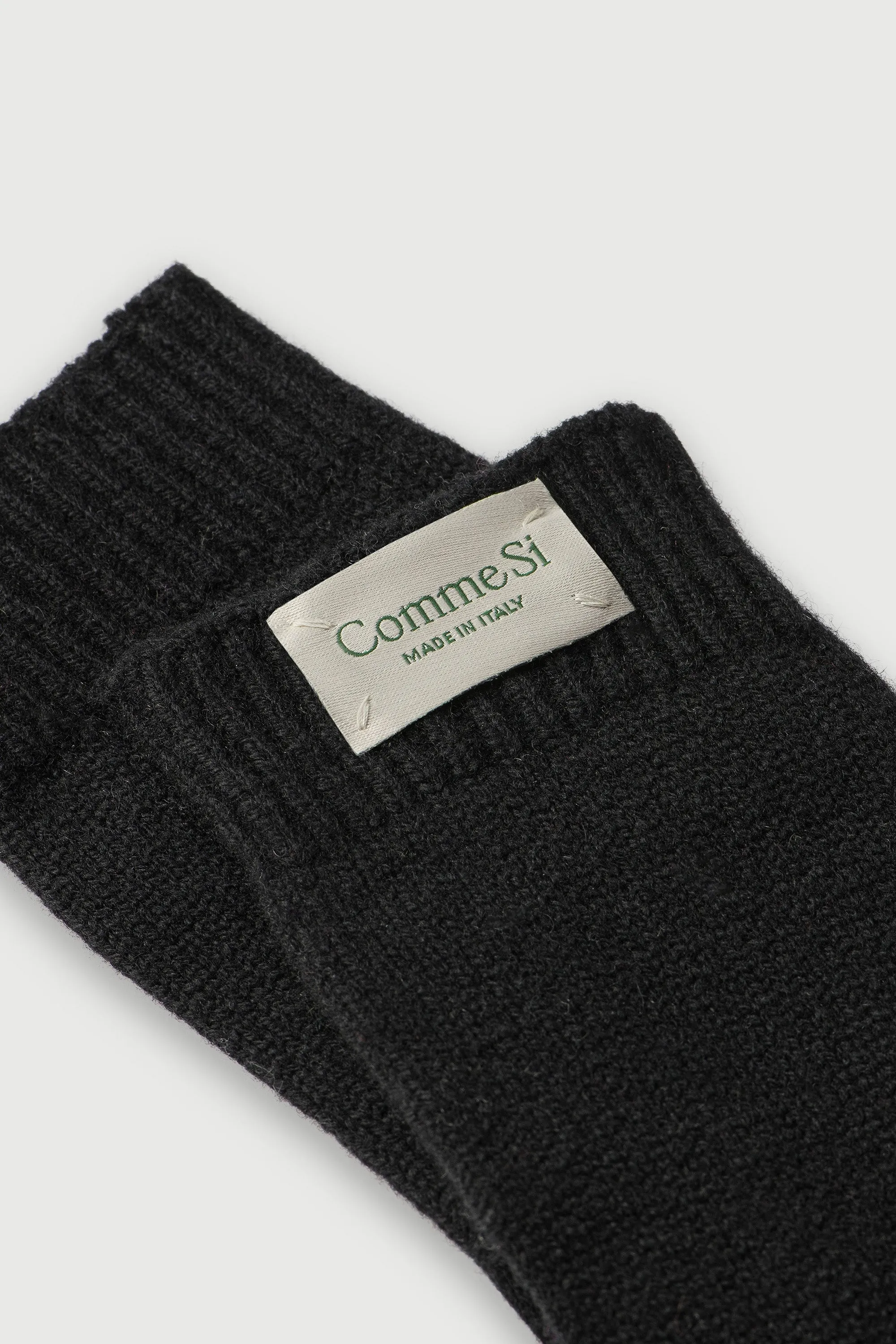 The Cashmere Glove, Short sold by Comme Si product image thumbnail 2