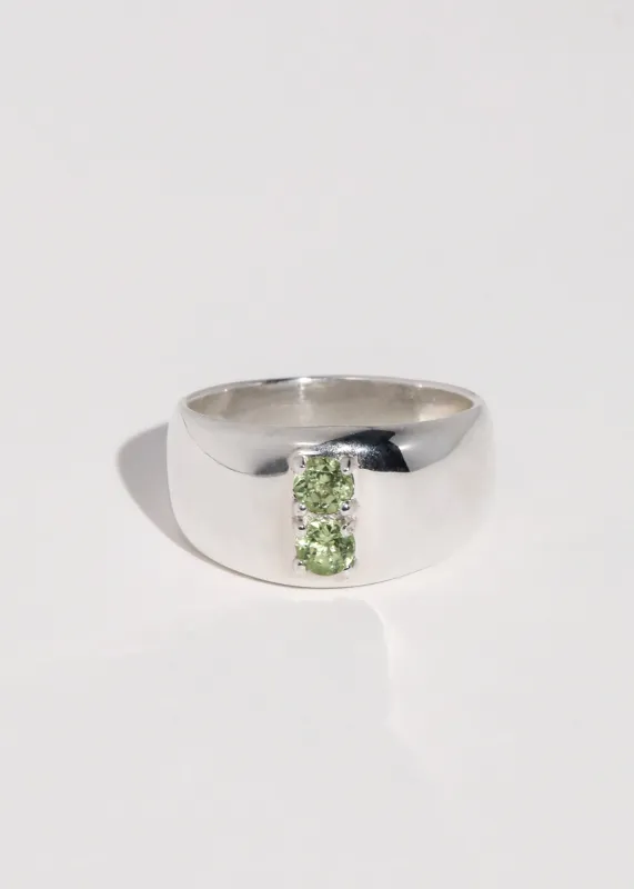 Radio Ring in Sterling Silver - Peridot made by Mondo Mondo