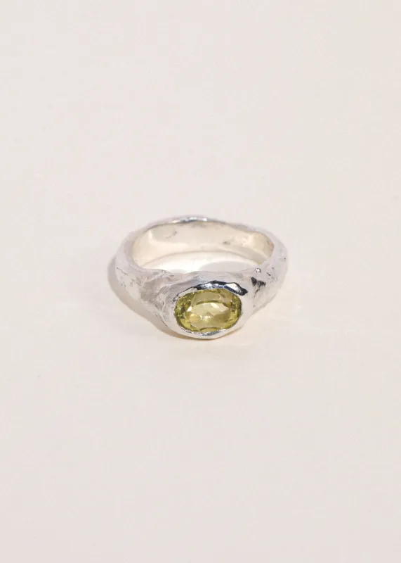 Summer Ring in Sterling Silver - Lemon Quartz made by Mondo Mondo