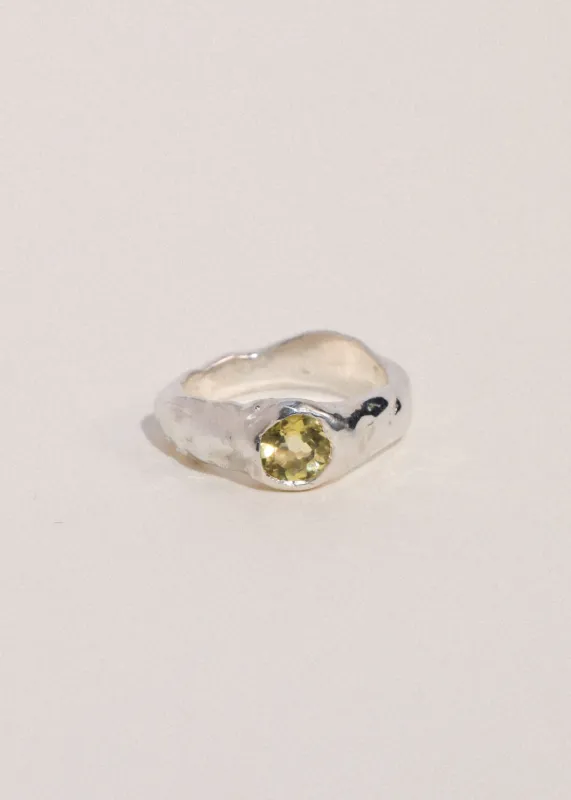 Zap Ring in Sterling Silver - Lemon Quartz made by Mondo Mondo