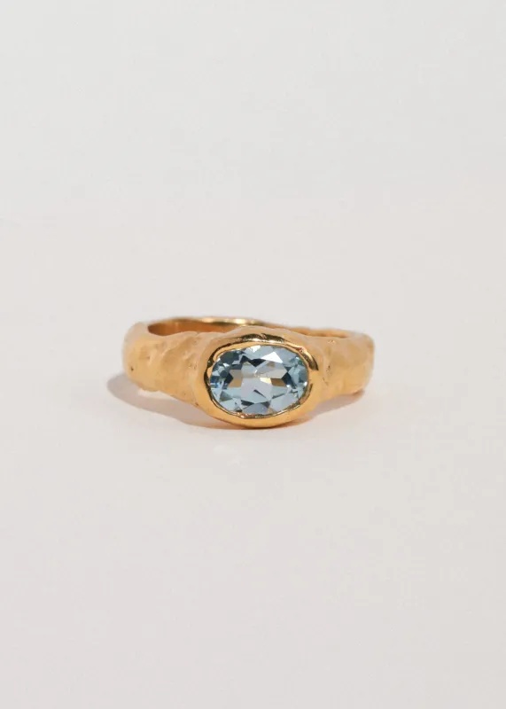 Summer Ring in Gold Vermeil - Blue Topaz made by Mondo Mondo