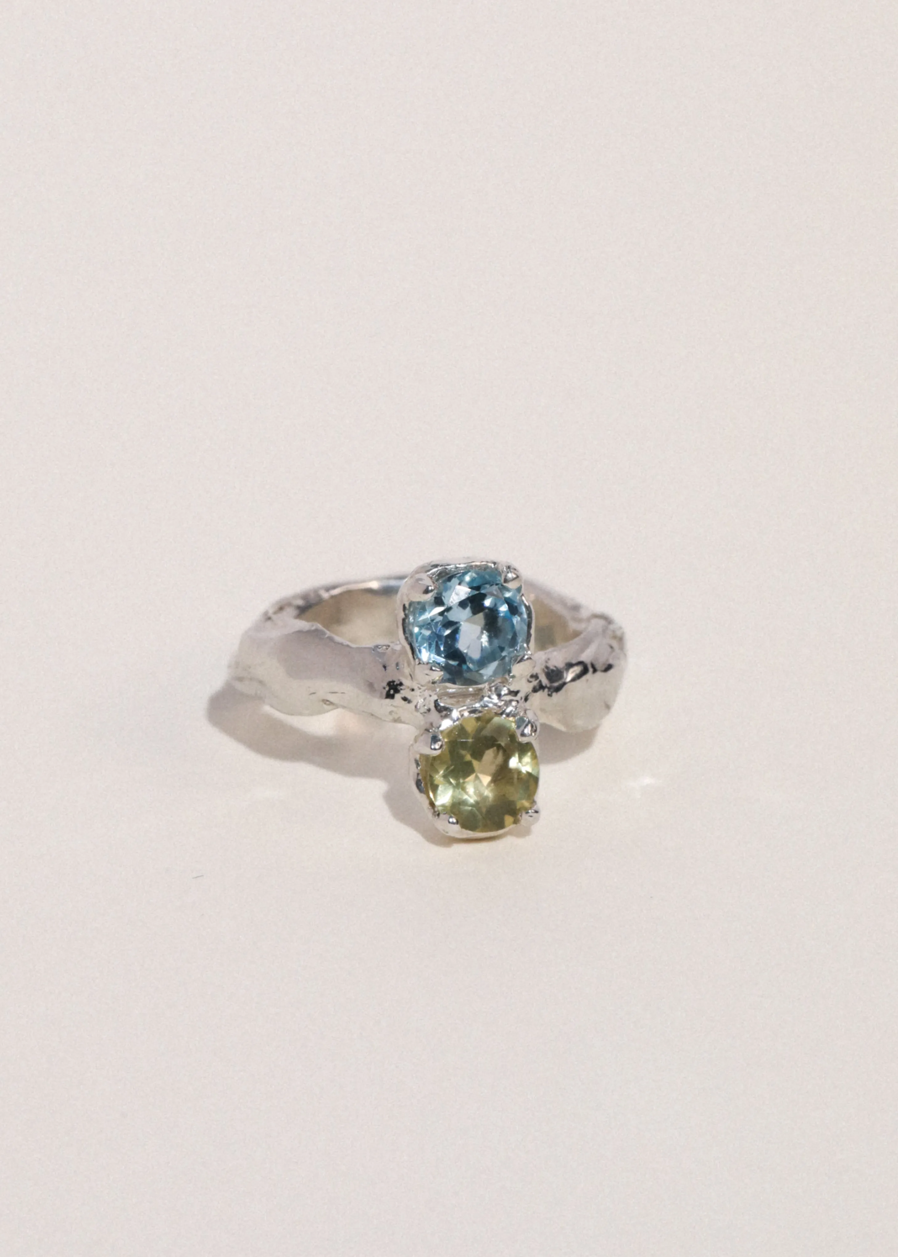 Kiss Ring in Sterling Silver sold by Mondo Mondo