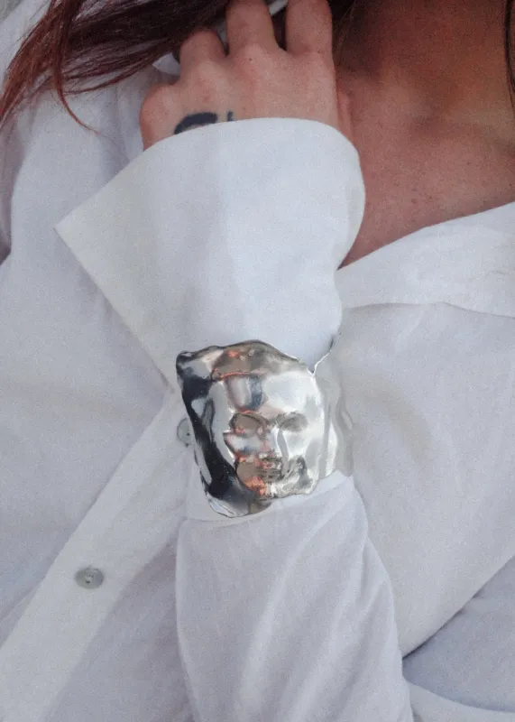 Twin Cuff in White Bronze made by Mondo Mondo